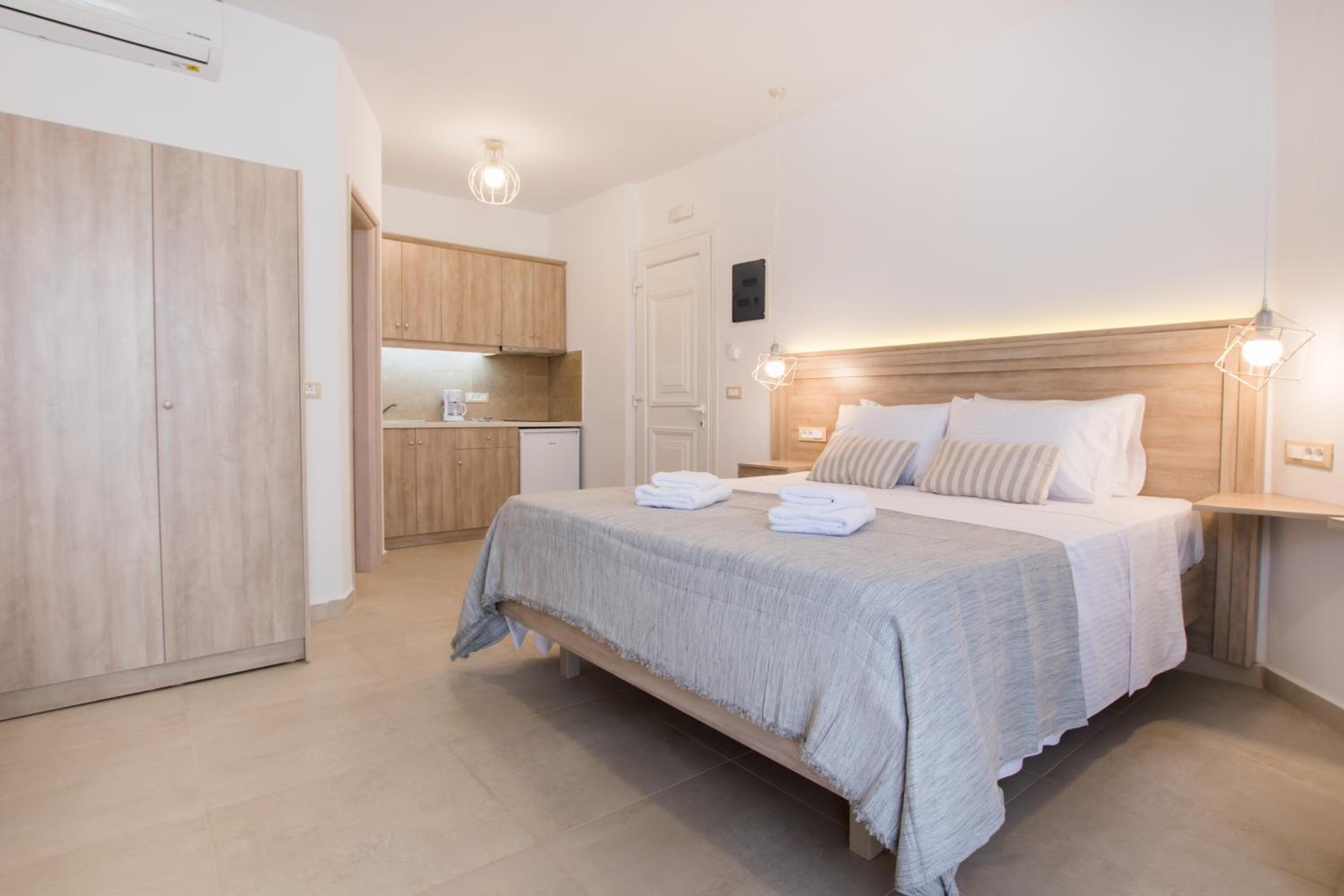 Porfyris Studios and Apartments, Karpathos Town, photo 3