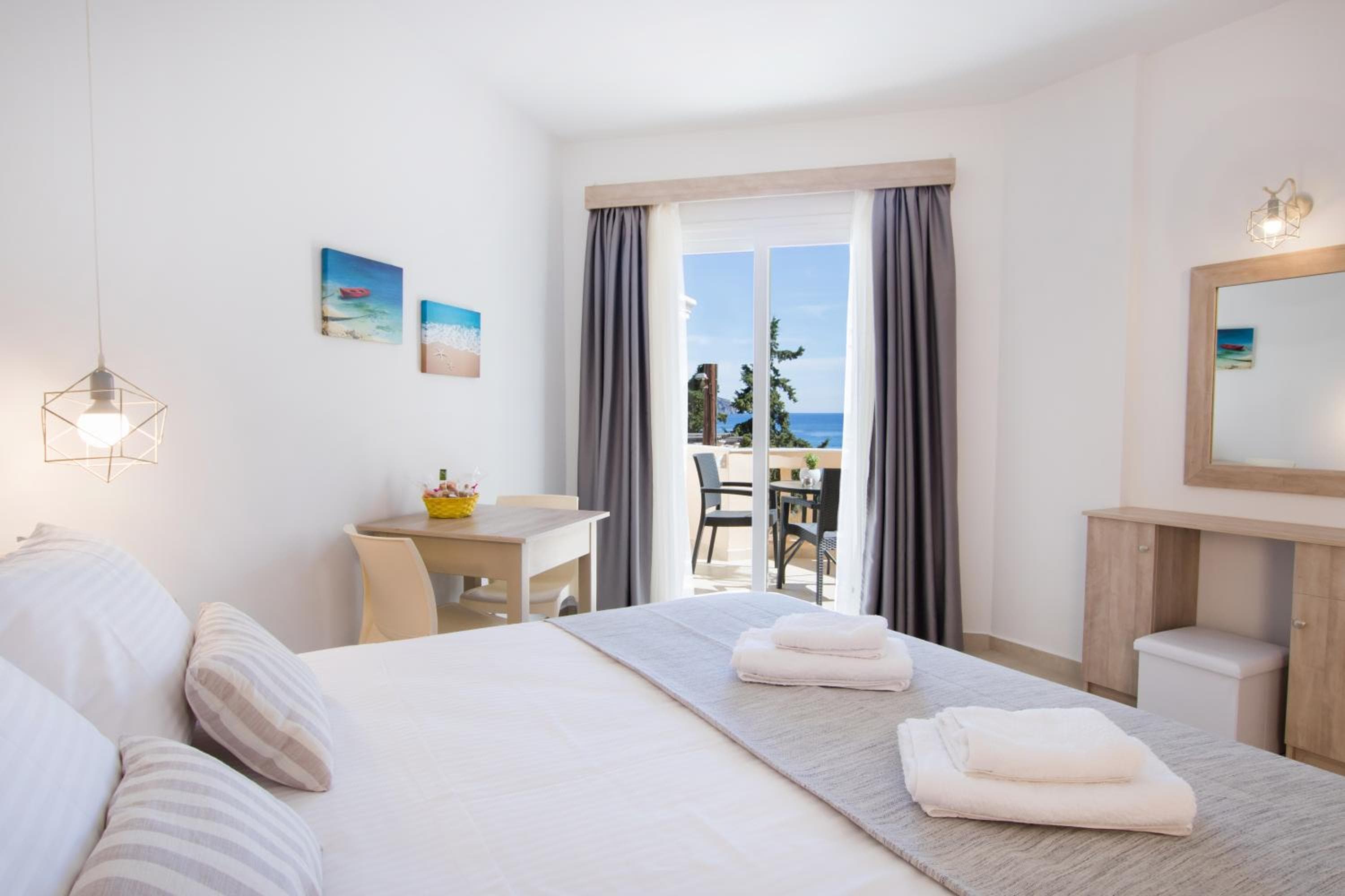 Porfyris Studios and Apartments, Karpathos Town, photo 5
