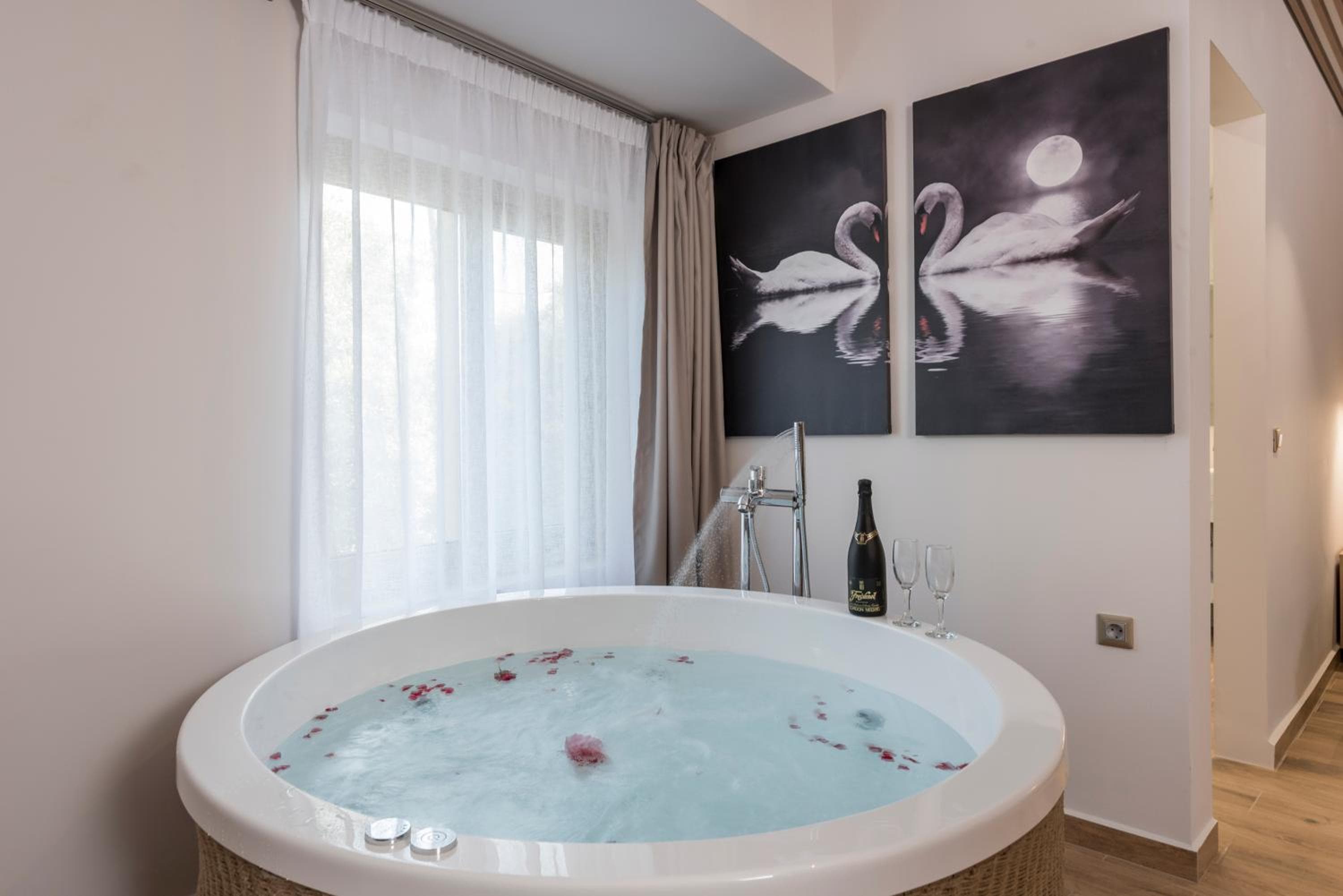 Aequor Luxury Rooms & Apartments, Kato Daratso, photo 4