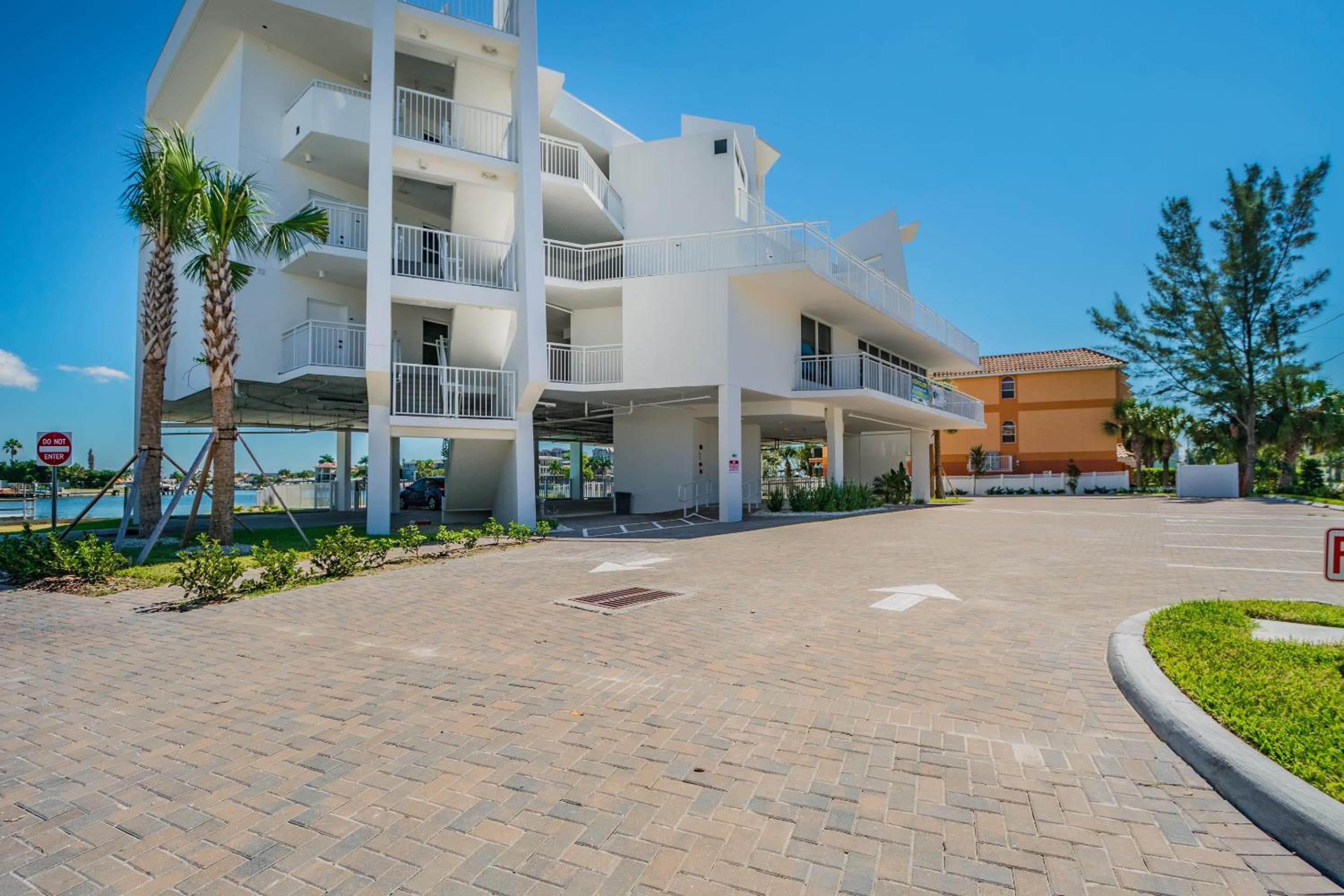 Provident Oceana Beachfront Suites, St Pete Beach, photo 4