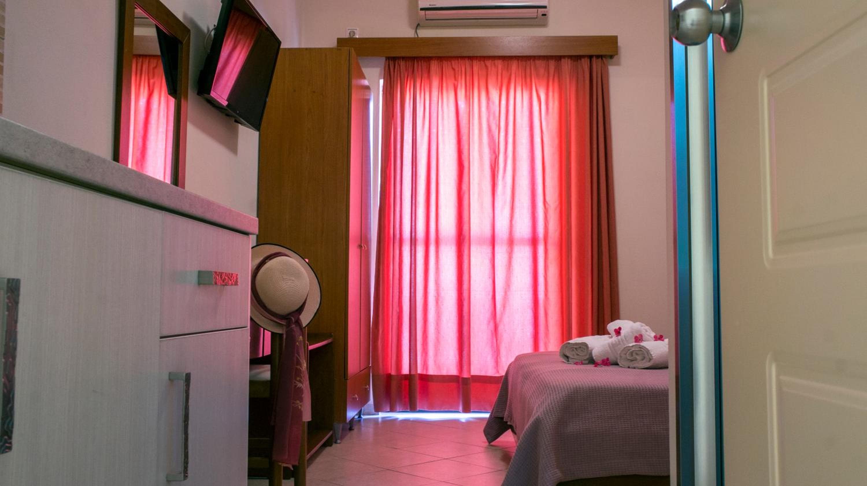 Hotel Loukas Vrachos, Paralia Vrachou, photo 2