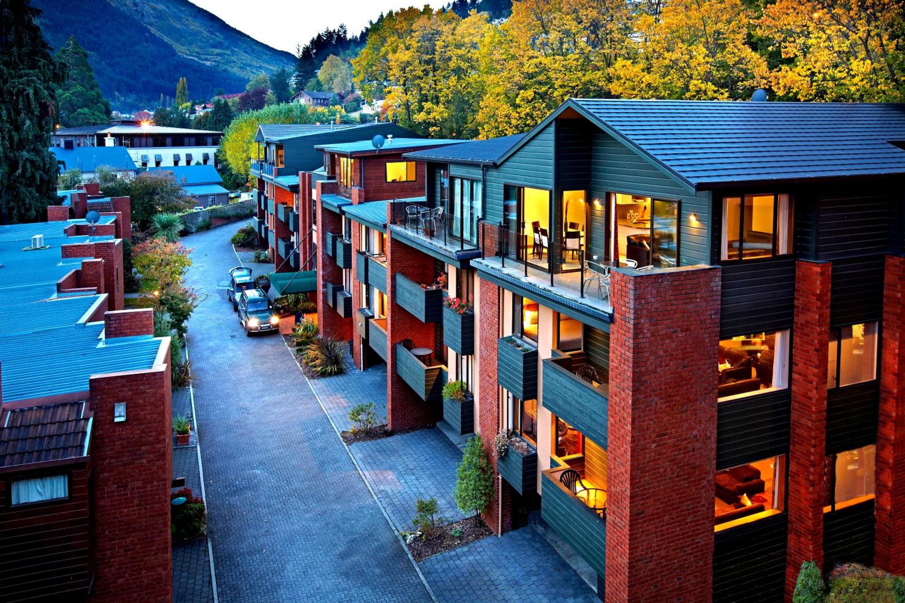 St James Apartments, Queenstown