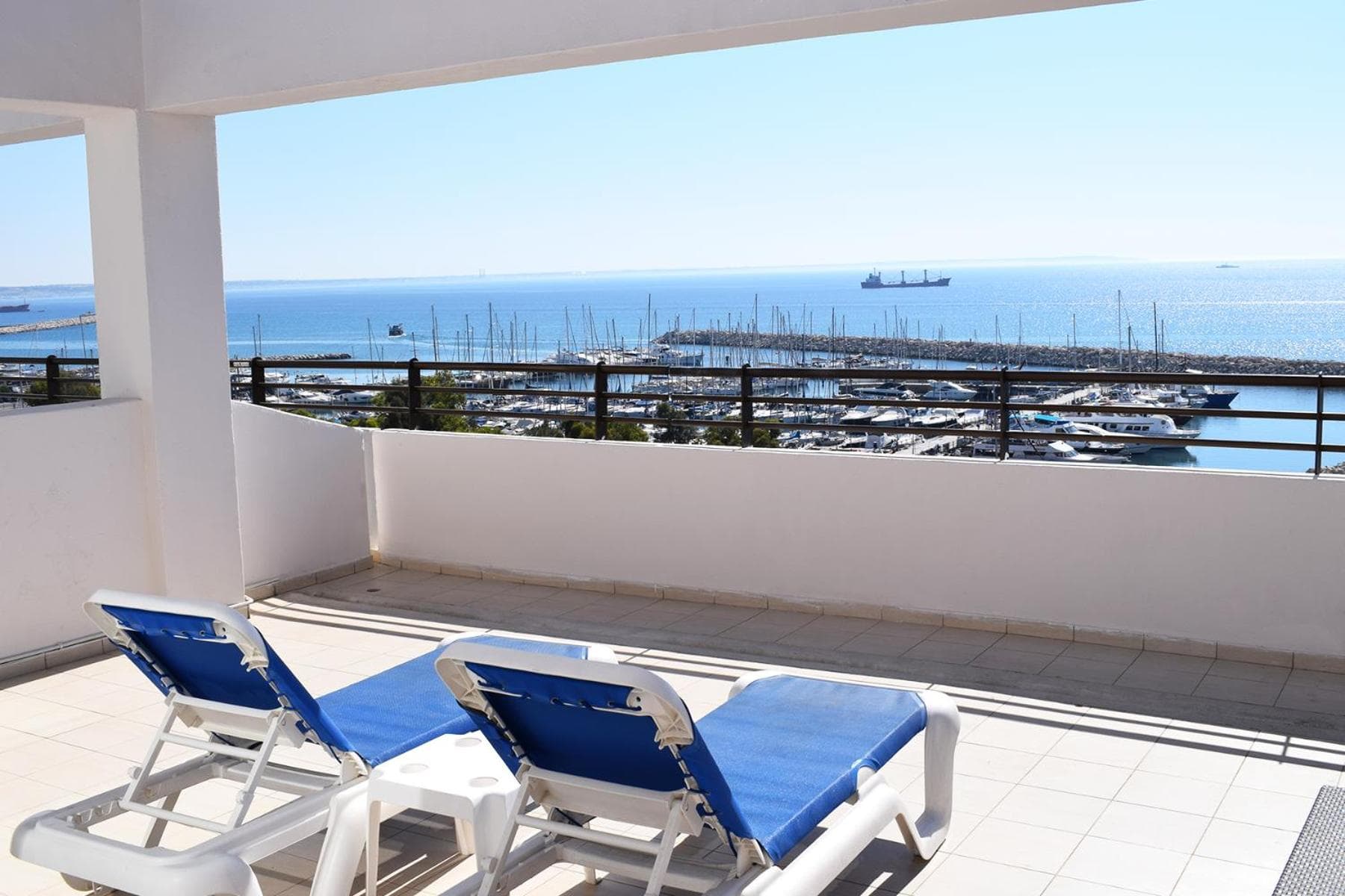 Sun Hall Beach Hotel Apartments, Larnaka, photo 2