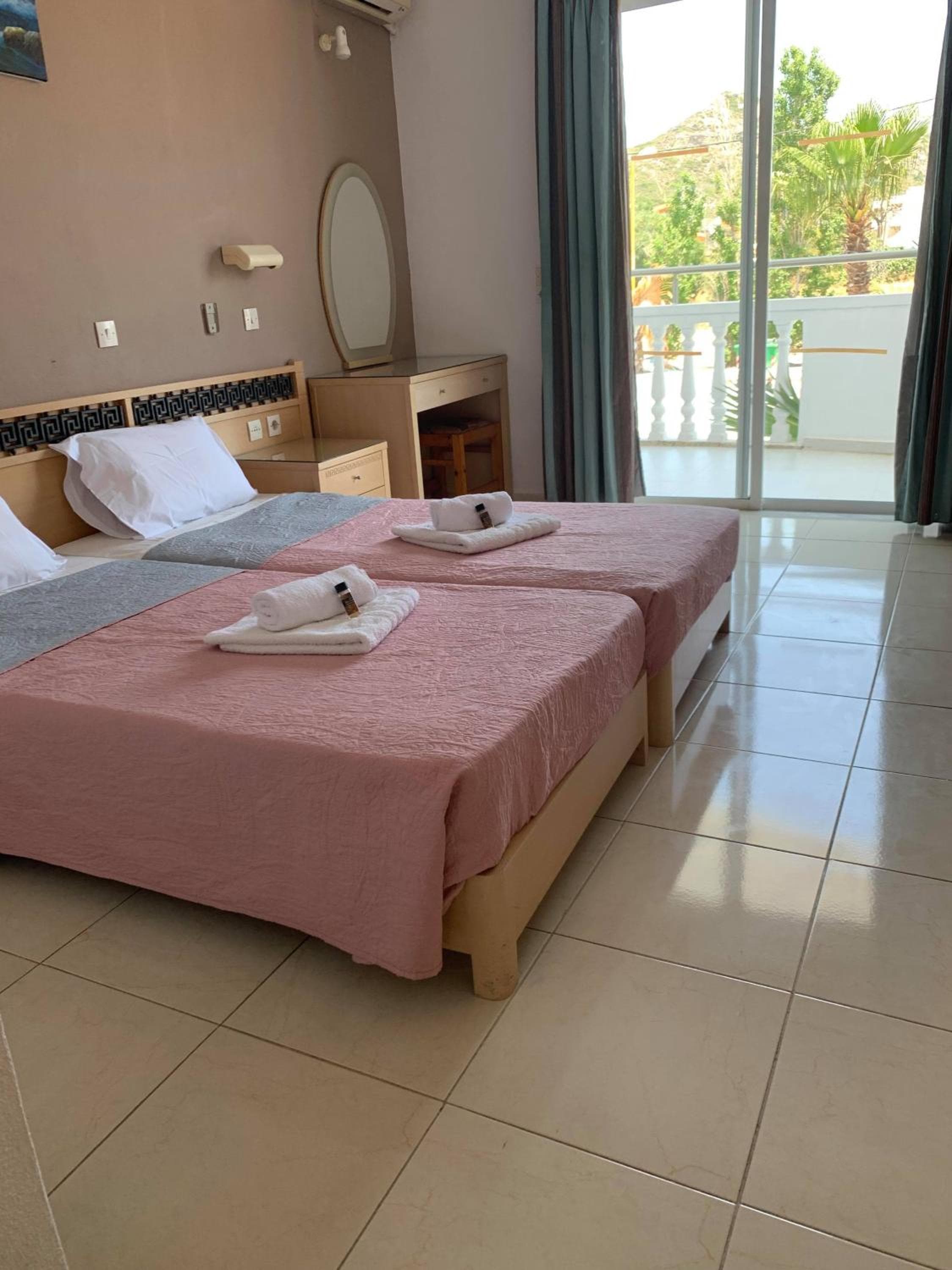 White Palace Studios, Faliraki, photo 6