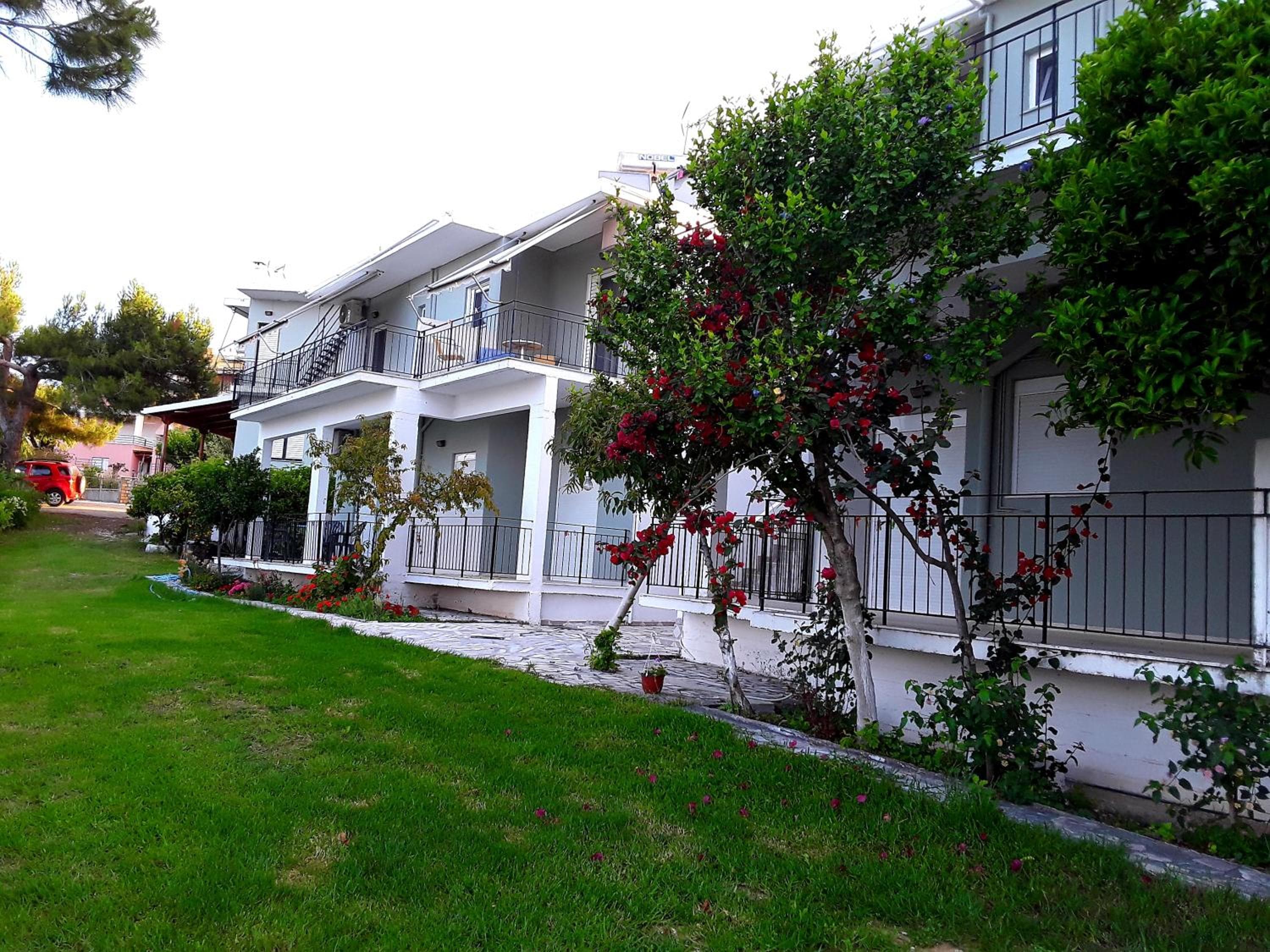 Athanasios Tsoumas Apartments, Kastrosikia
