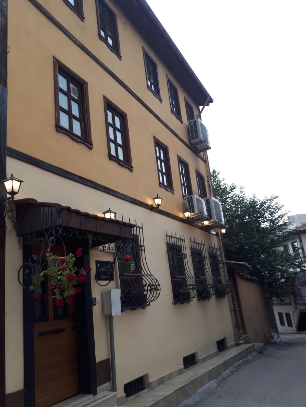 Lena Central Flats, Bursa