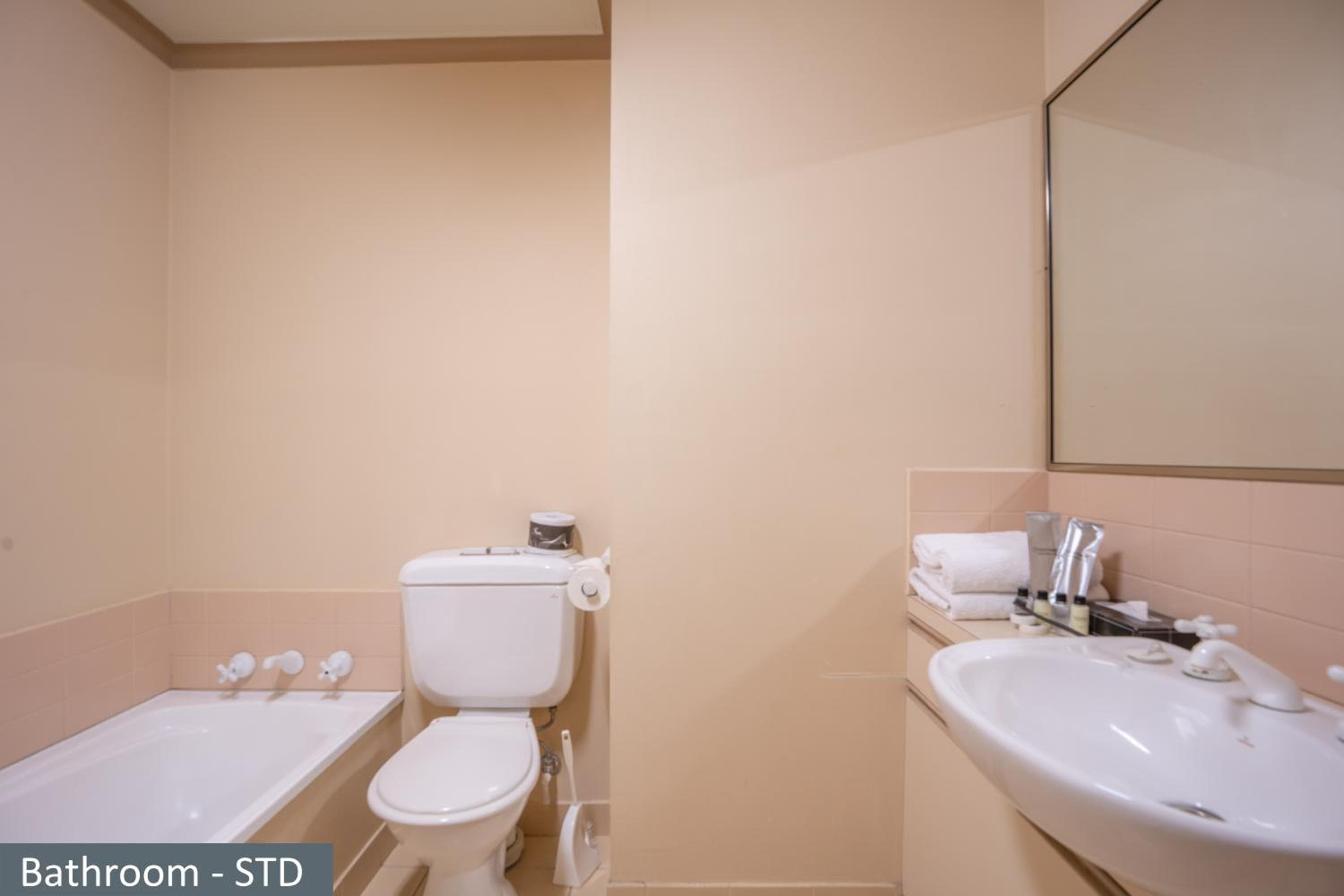 Clocktower Apartment Hotel, photo 3