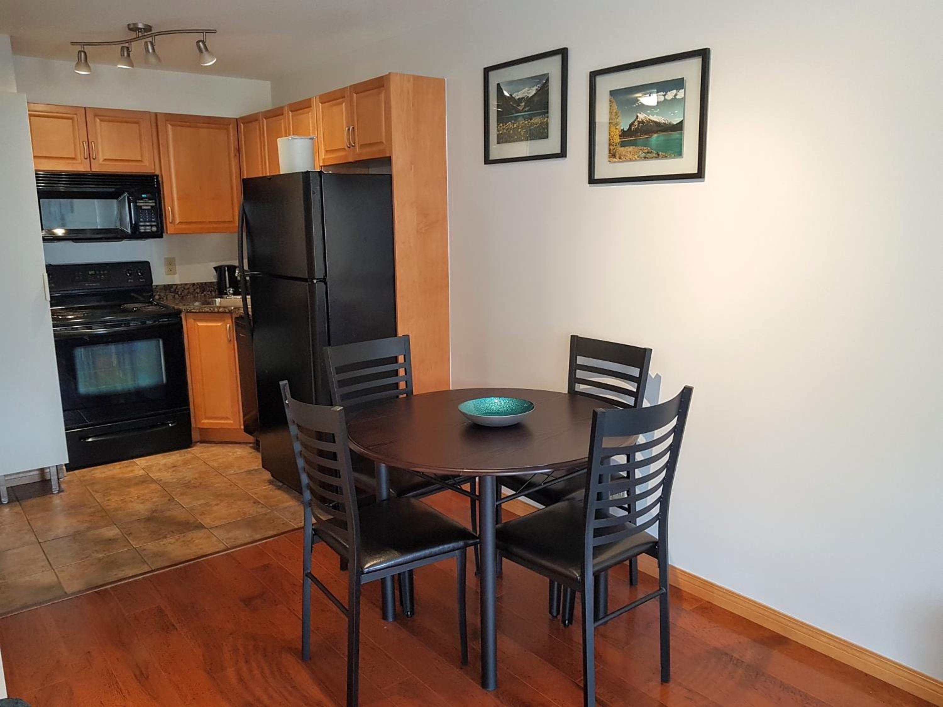 PRC Annex - Pet Friendly, Canmore, photo 3