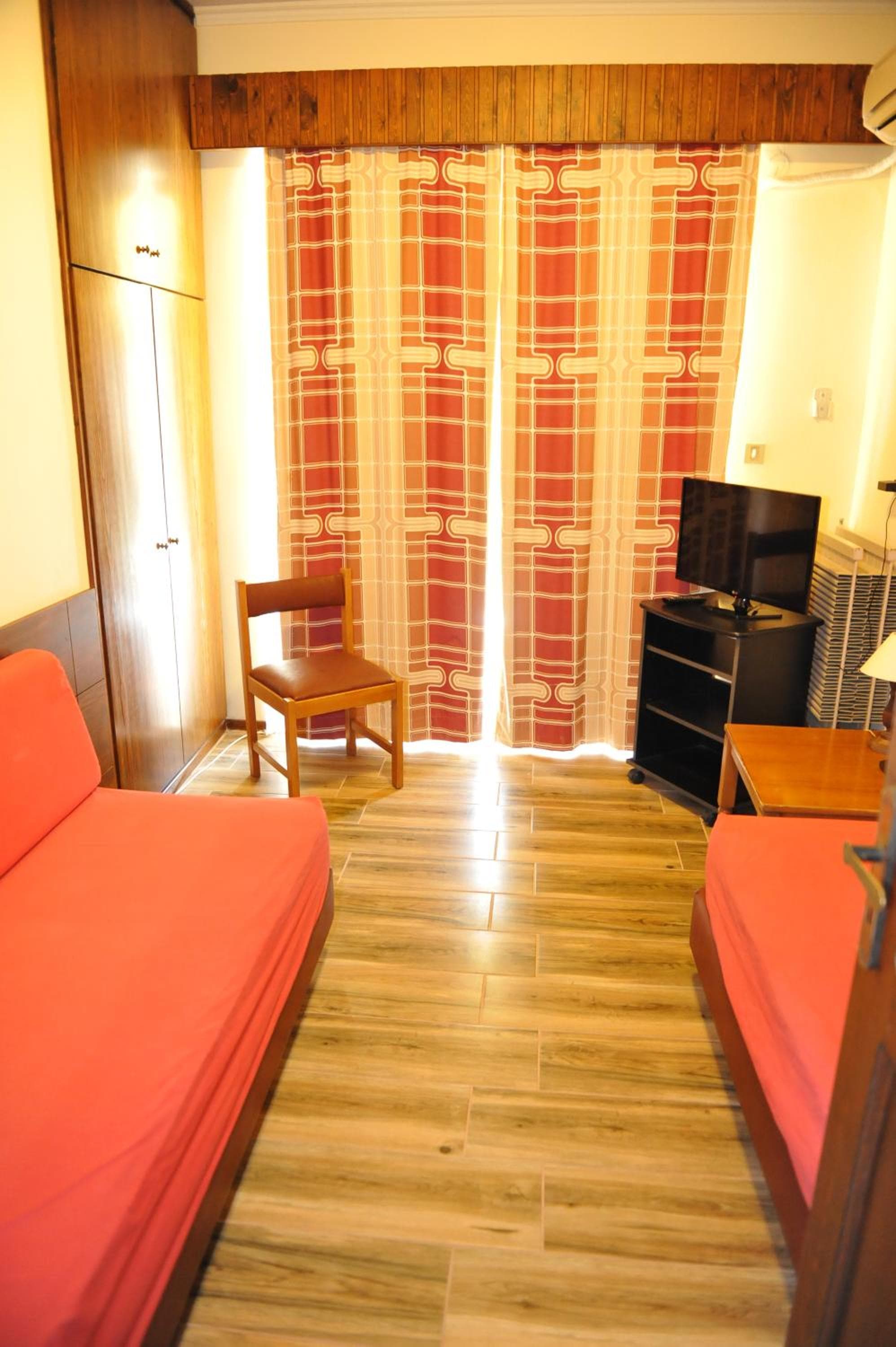Niki Hotel Apartments, Ialyssos, photo 2