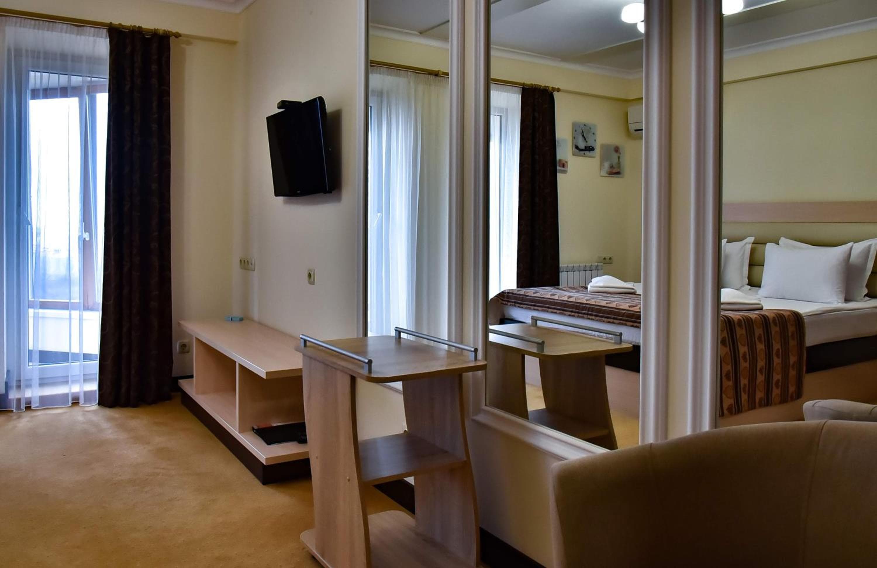 ApartHotel on Klinichna st. (1st entrance), Kyiv, photo 5