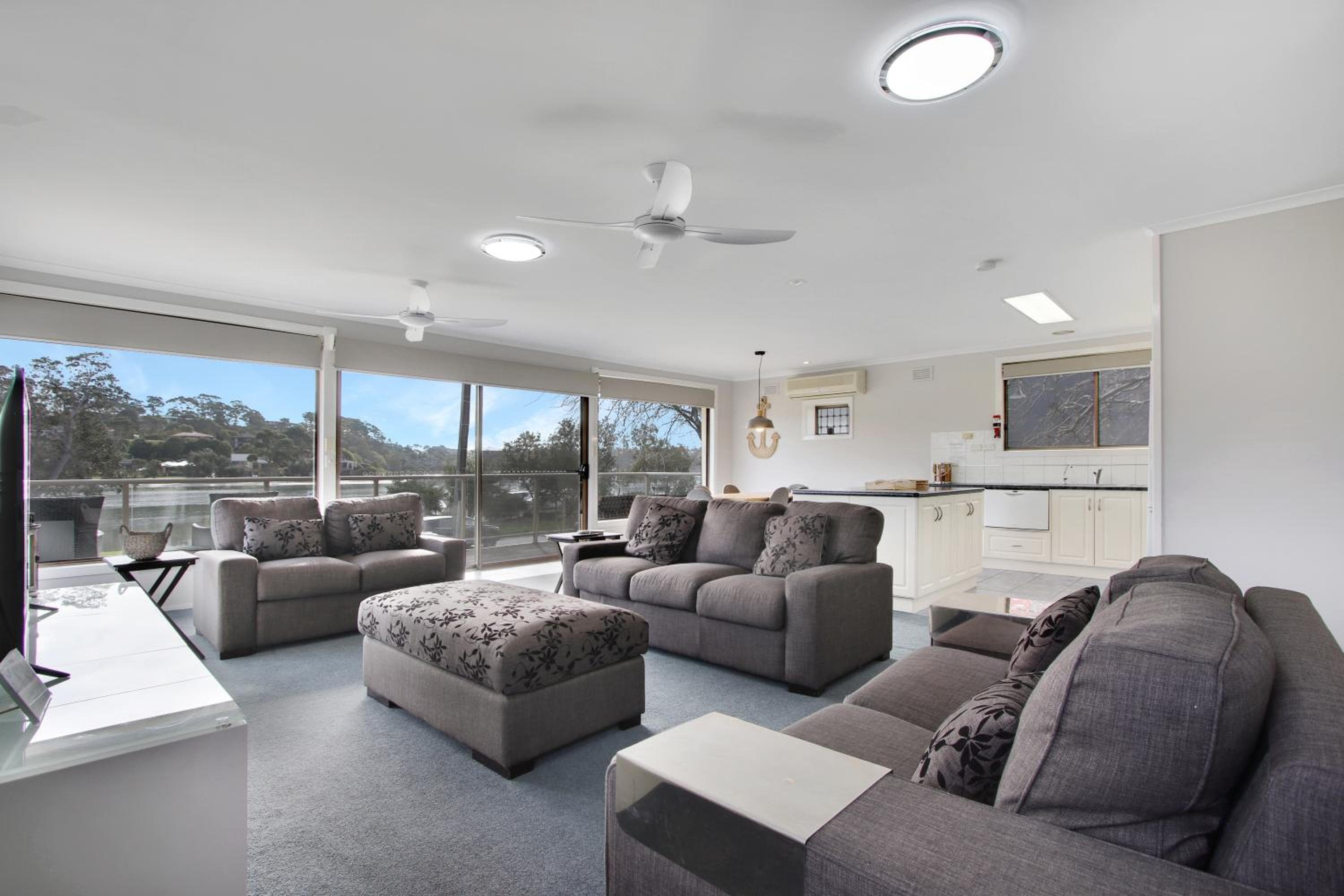 Hybiscus Waterfront Apartments, Lakes Entrance, photo 4
