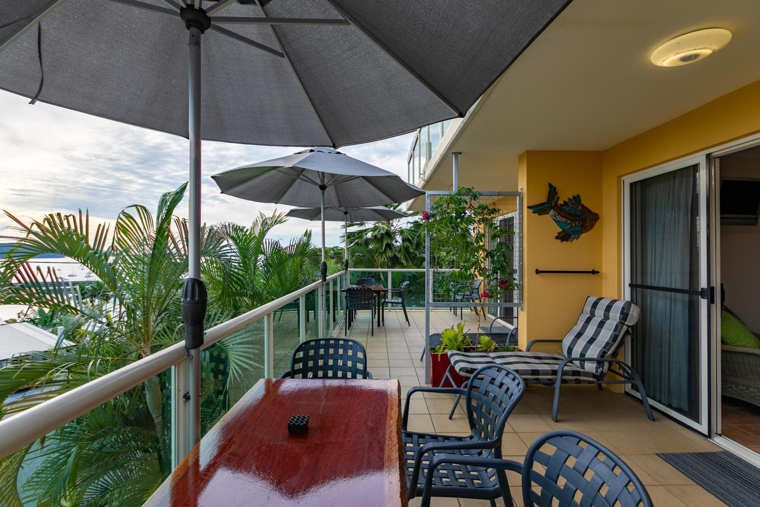 Sunlit Waters Studio Apartments, Airlie Beach, photo 3