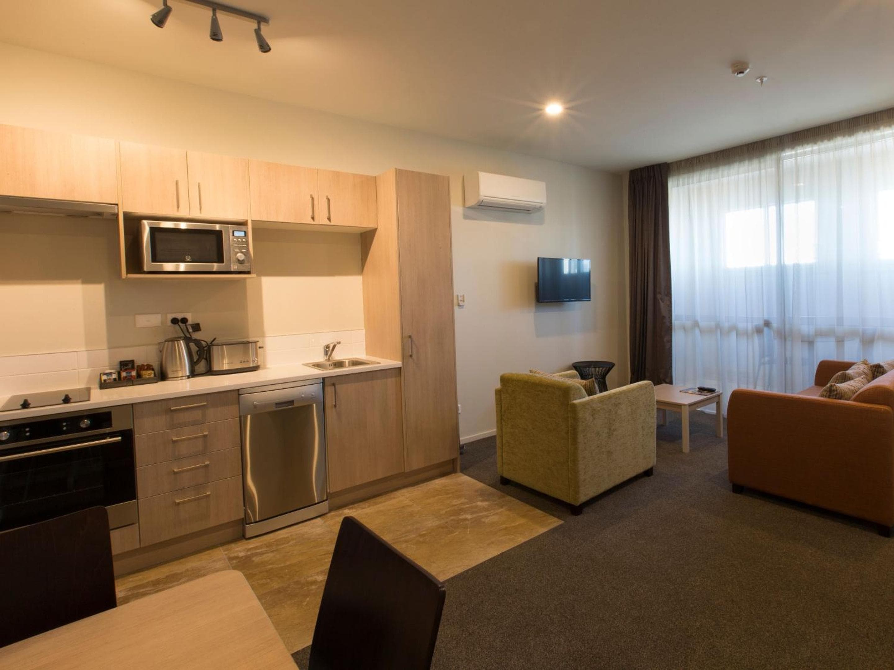 Ramada Suites by Wyndham Christchurch City, Christchurch, photo 3