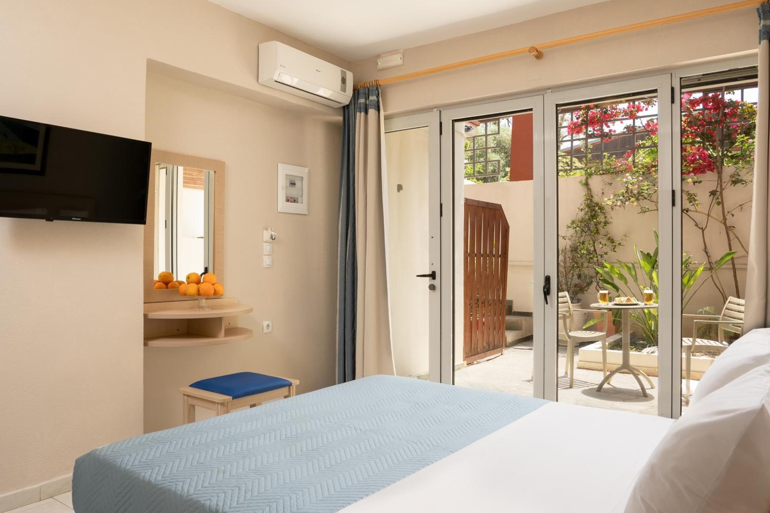 Talos Hotel Apartments, Kato Daratso, photo 3