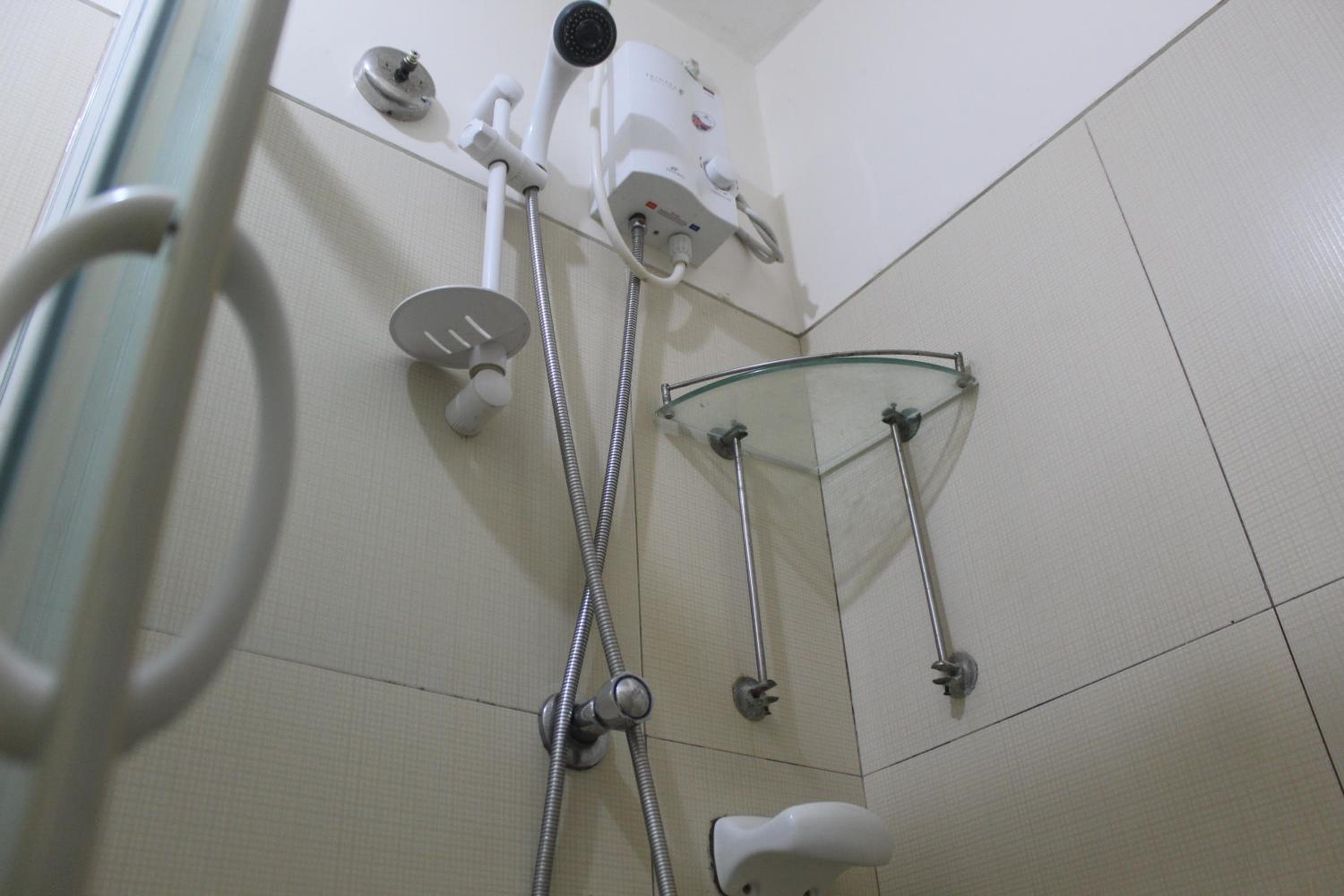 CHATEAU ELYSEE a3 near airport Wifi Kitchen, Manila, photo 3