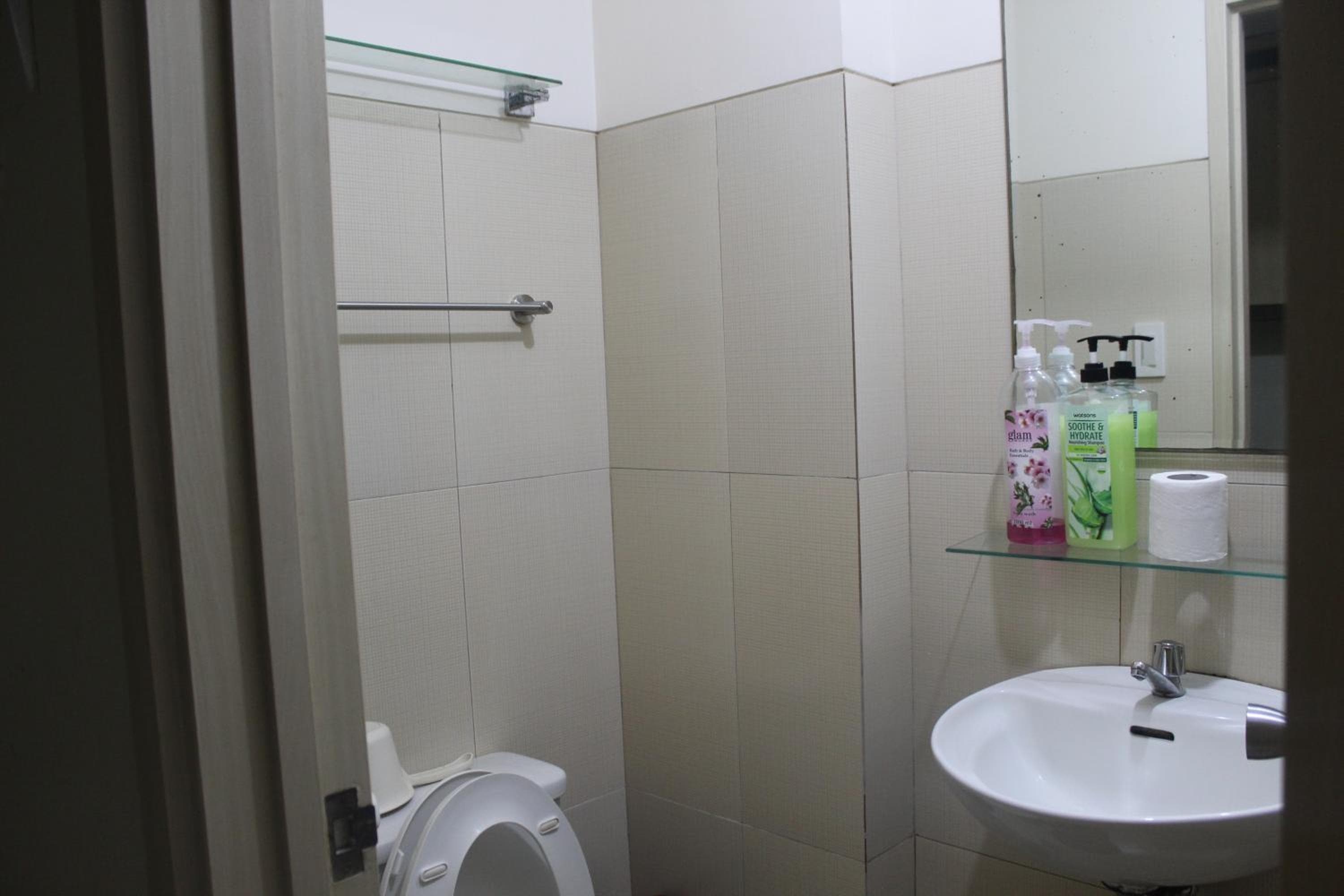 CHATEAU ELYSEE a3 near airport Wifi Kitchen, Manila, photo 4