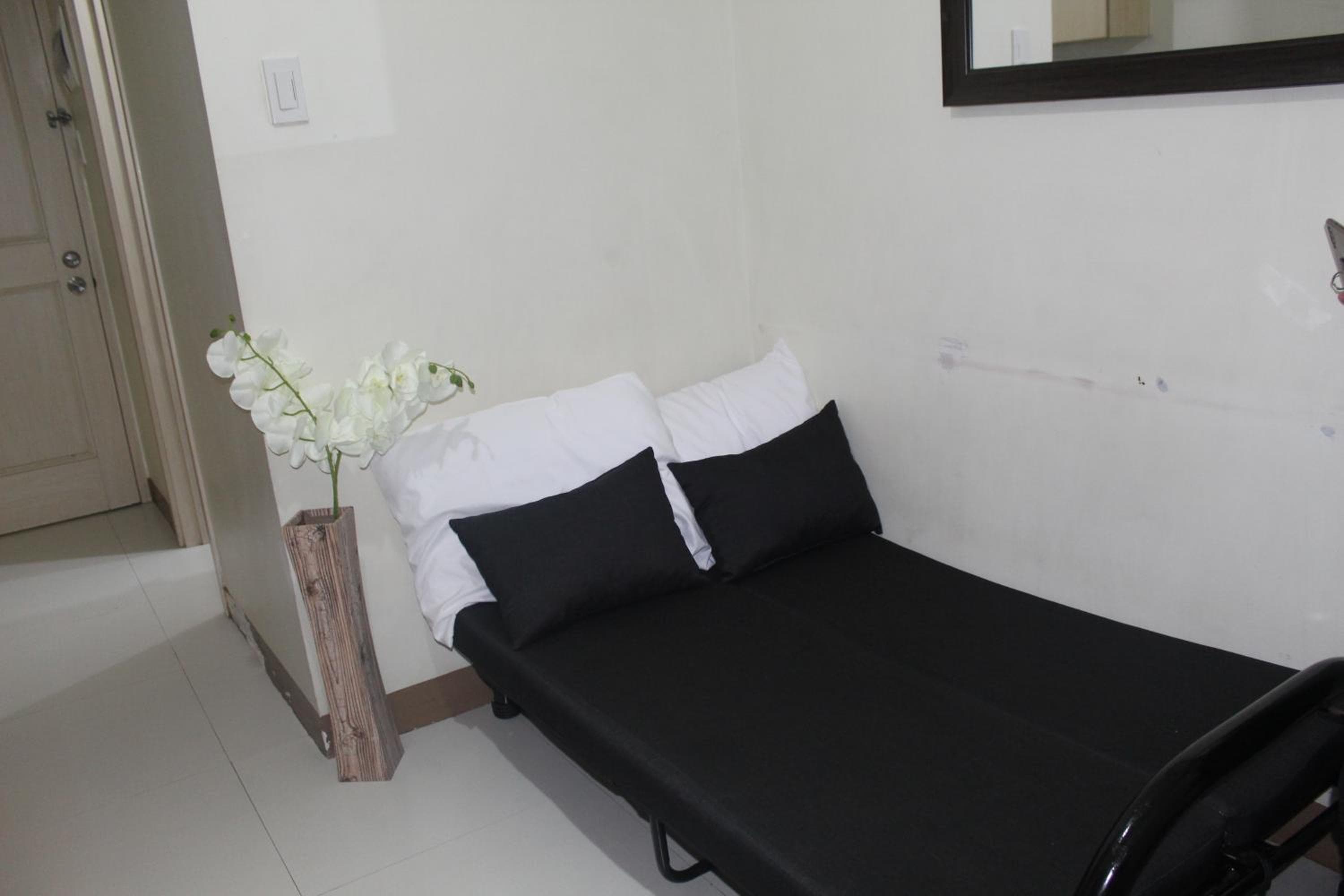 CHATEAU ELYSEE a3 near airport Wifi Kitchen, Manila, photo 6