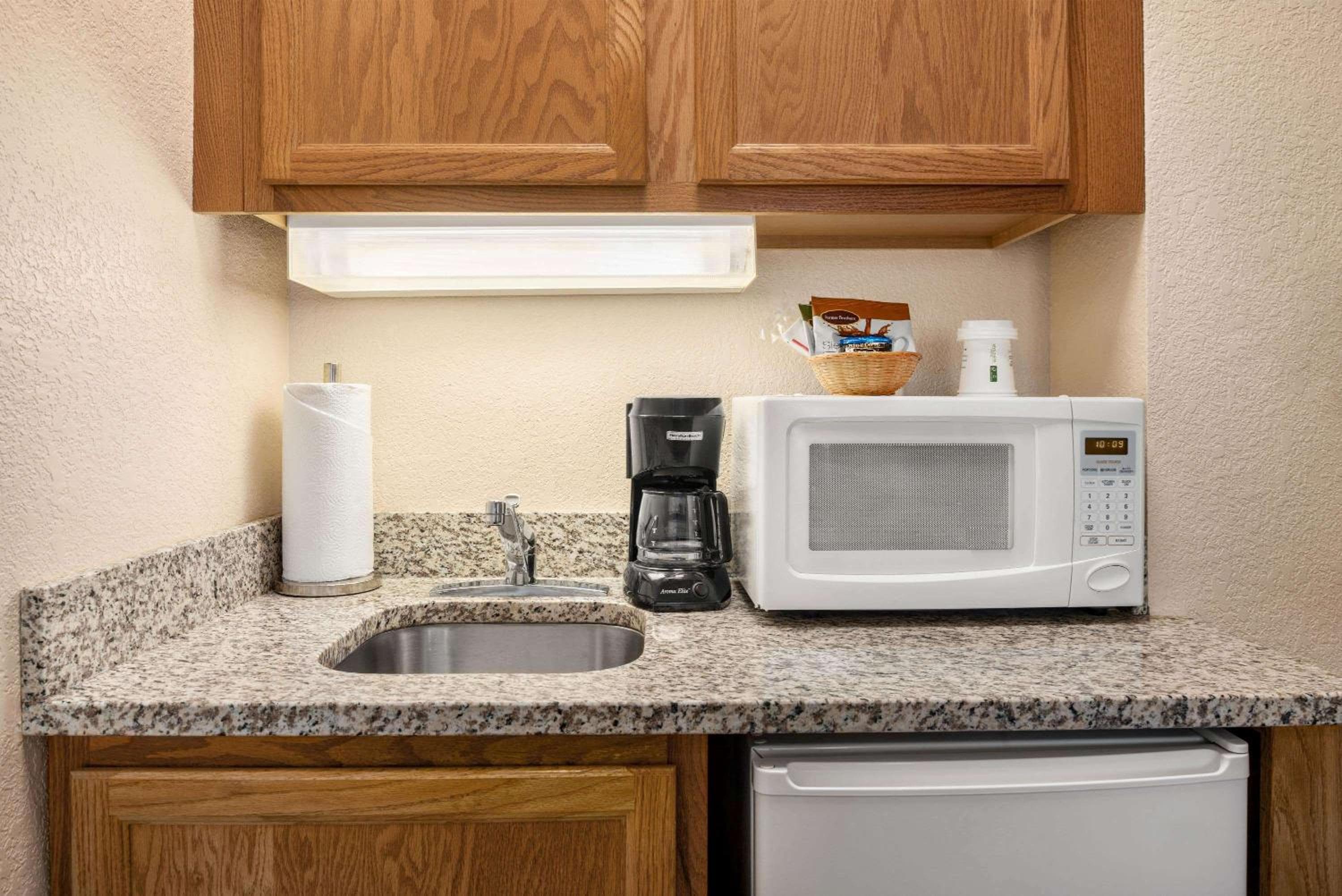 Hawthorn Extended Stay by Wyndham Decatur, Decatur, photo 3