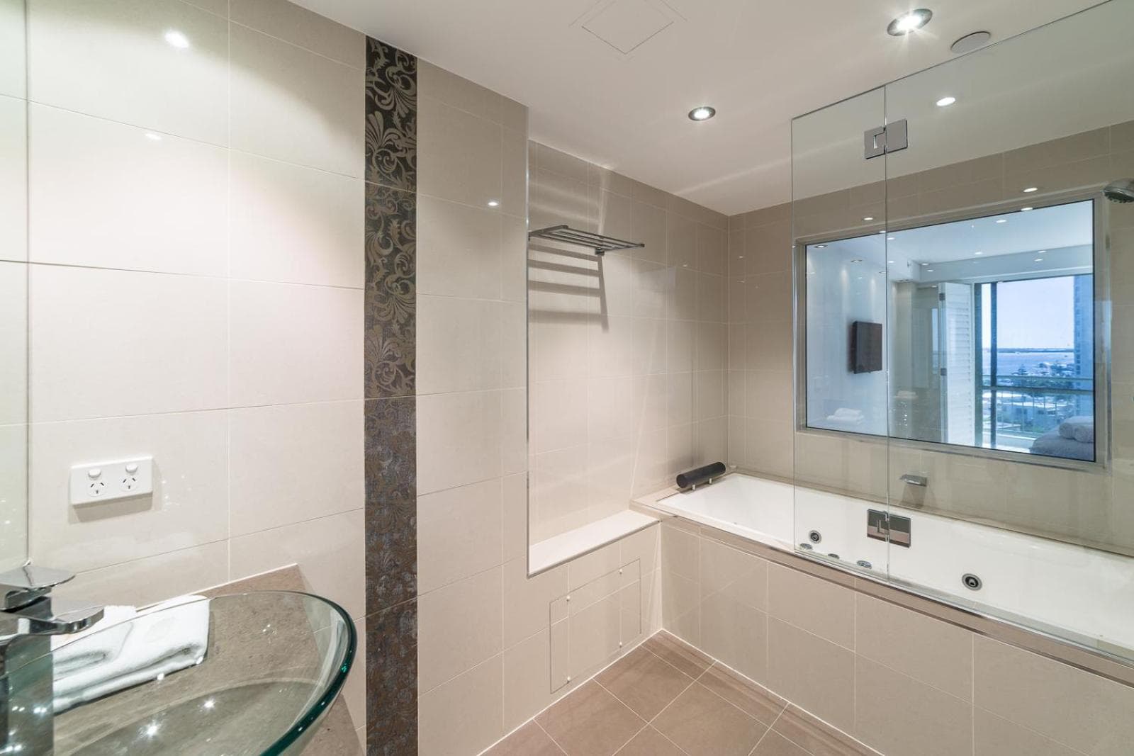 The Meriton Apartments on Main Beach, Gold Coast, photo 4