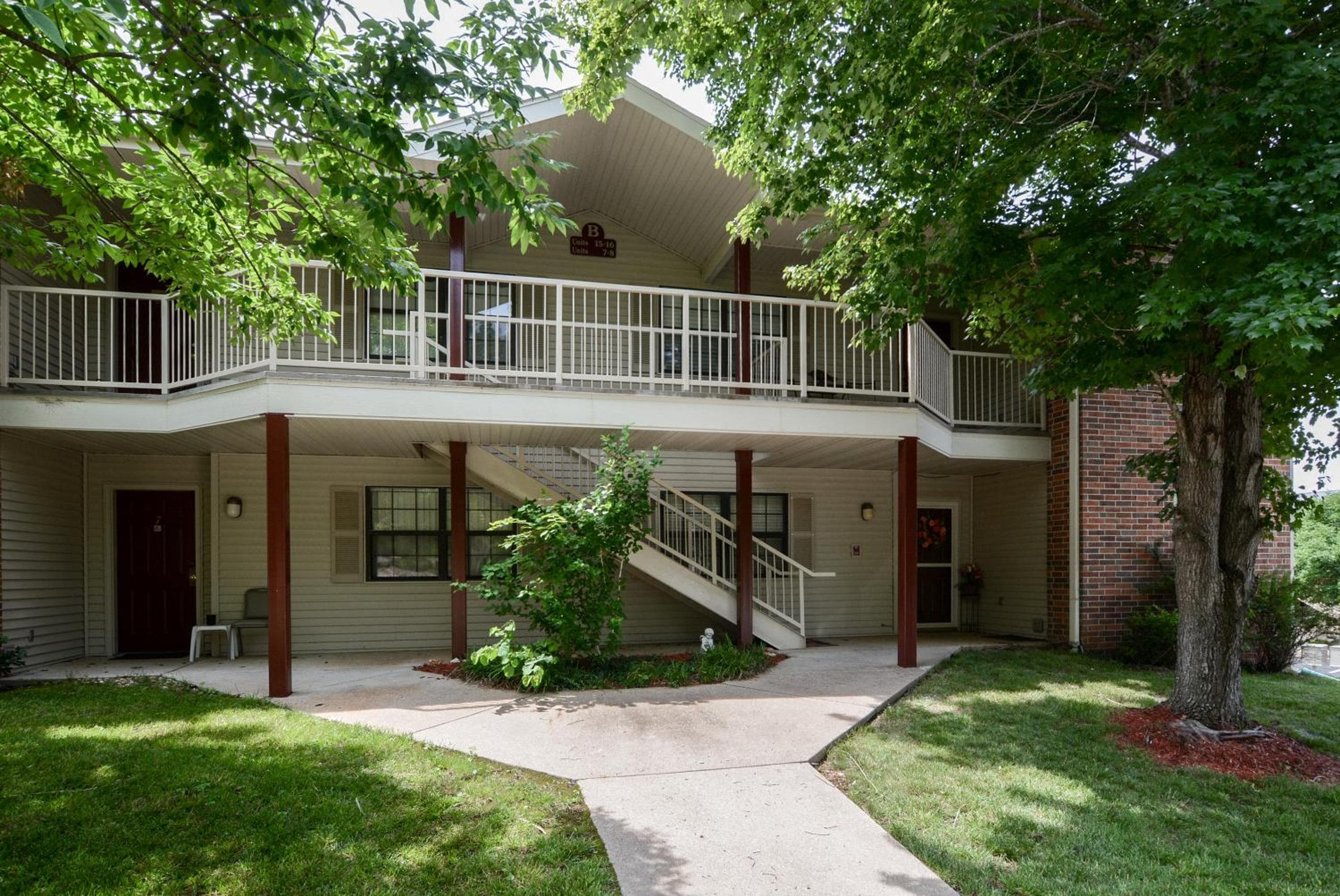 Luxury Condos at Thousand Hills - Heart of Branson - Beautifully remodeled - Spacious and Affordable, Branson