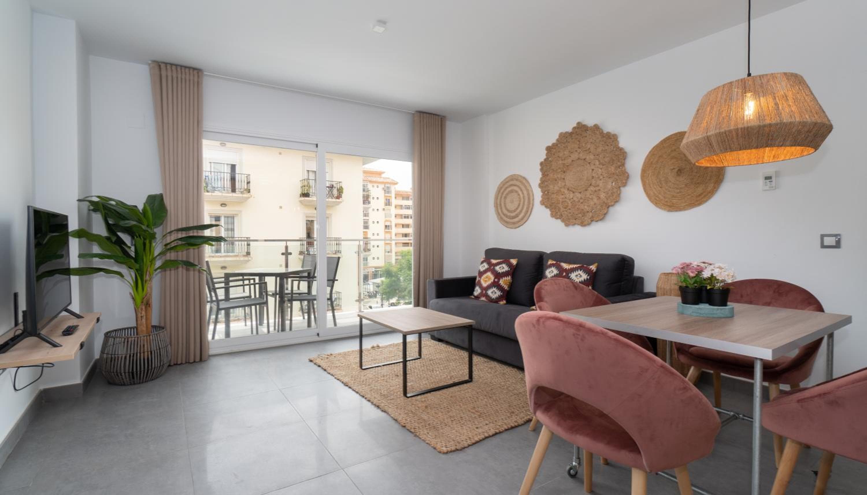 Sur Suites La Dorada, centricos soleados a pocos metros de la Playa y con Parking Opcional, Fuengirola, photo 3