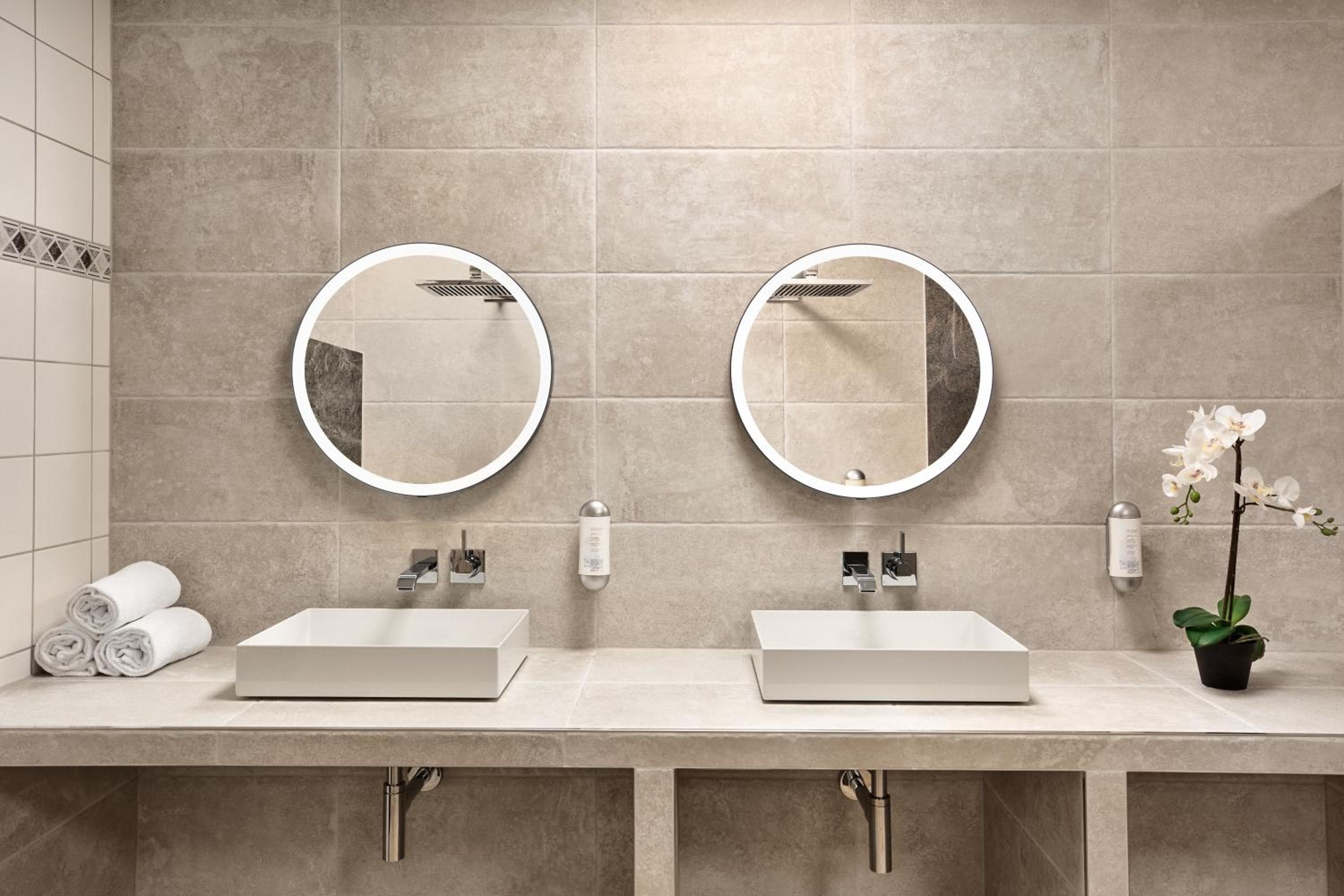 Bathroom at Sunday Hotel Wiesbaden Niedernhausen Apartments