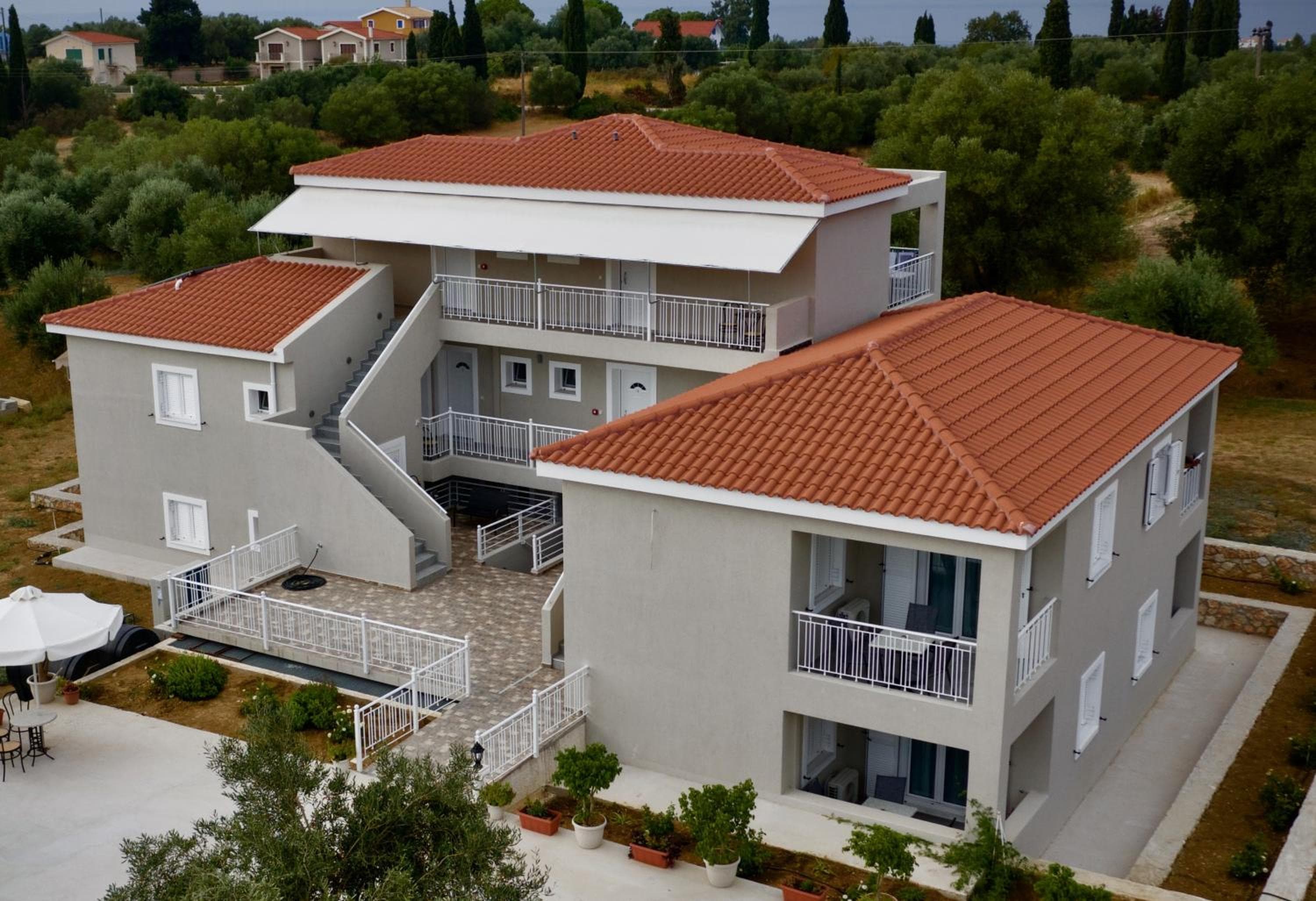 Casa De Rosa Apartments & Studios, Svoronata