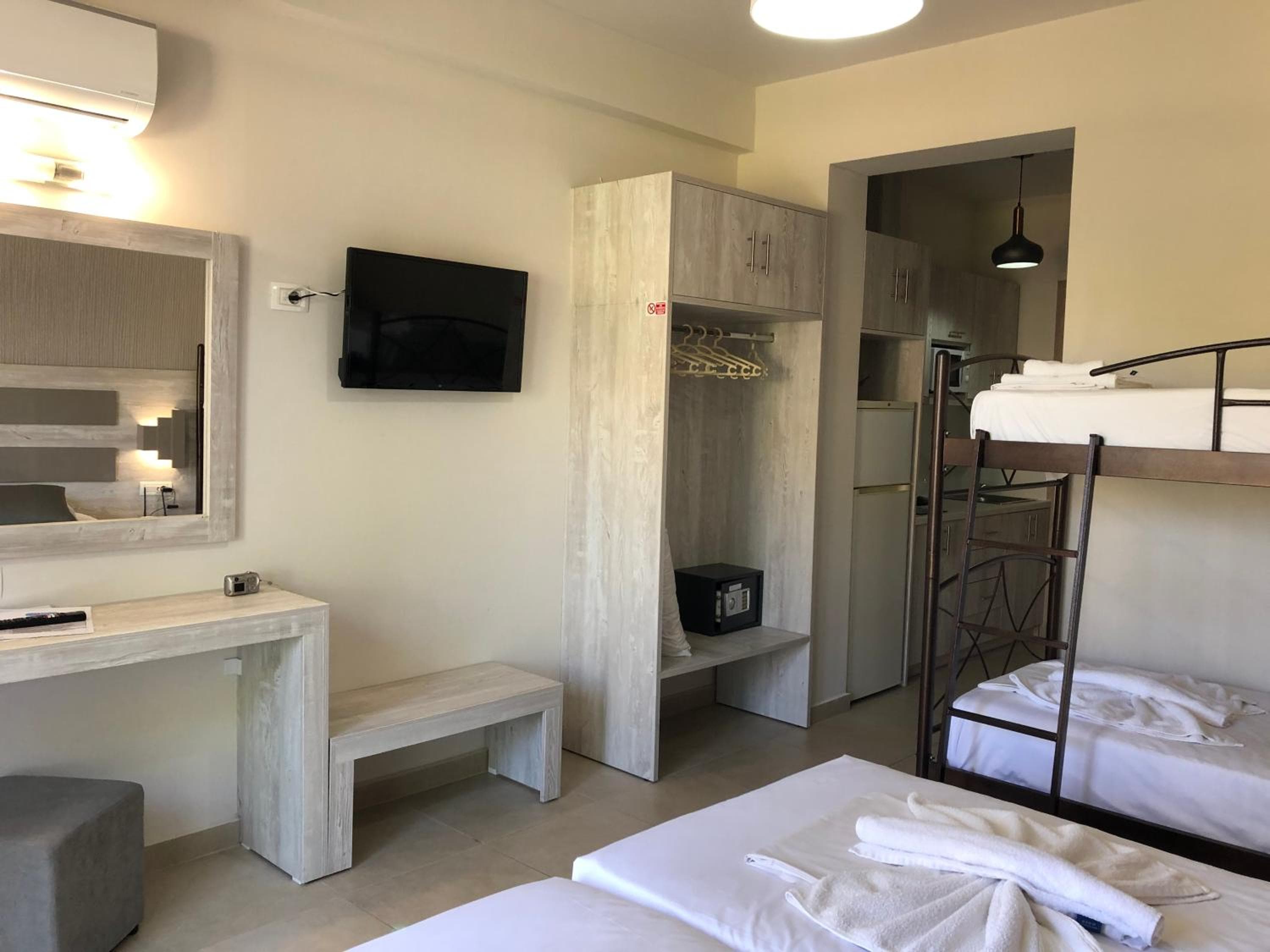 Paradise Apartments, Laganas, photo 3