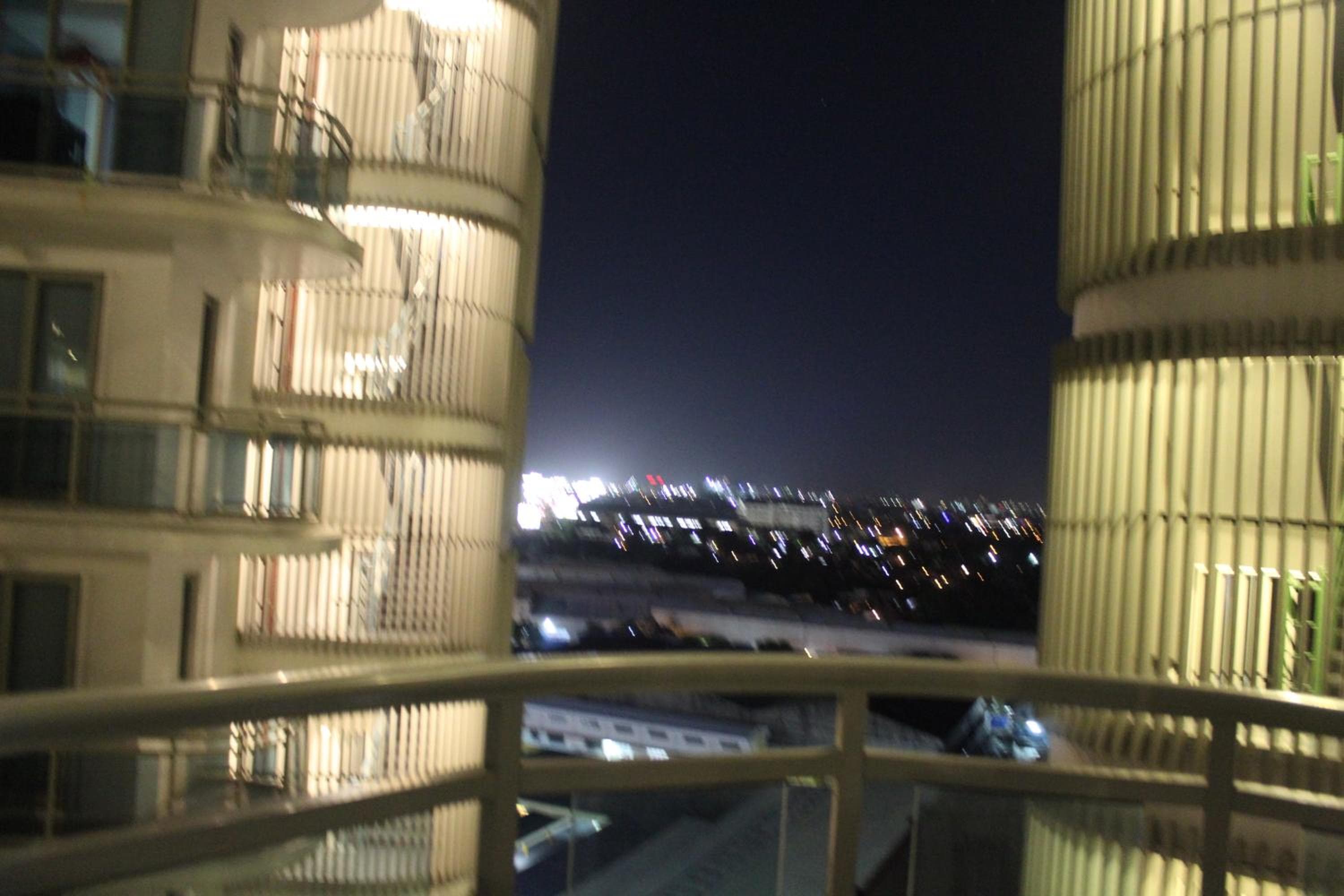 Azure C2 Balcony wifi Near Mall Airport MULTIPLE UNITS, Manila, photo 2