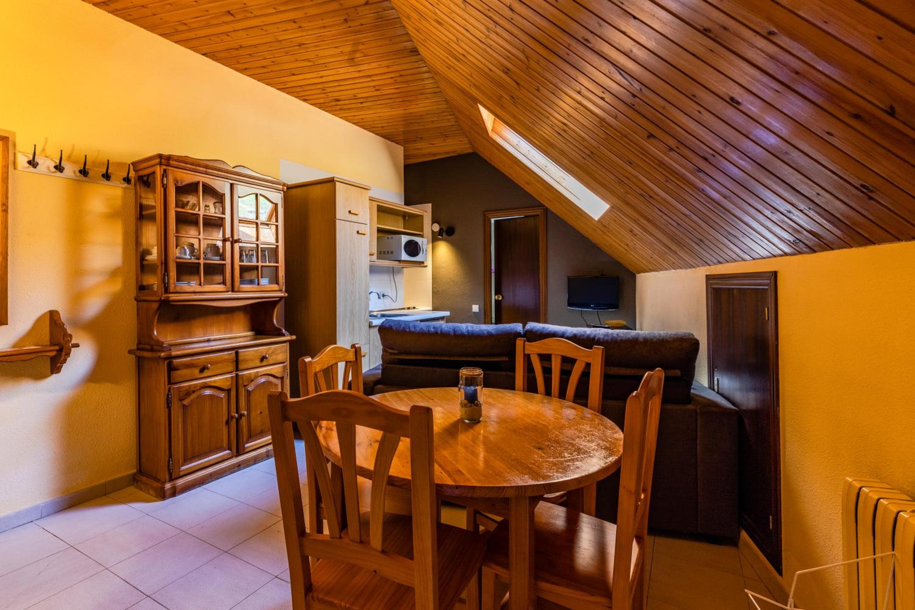 Apartamentos Turisticos Poblado, Arinsal, photo 6