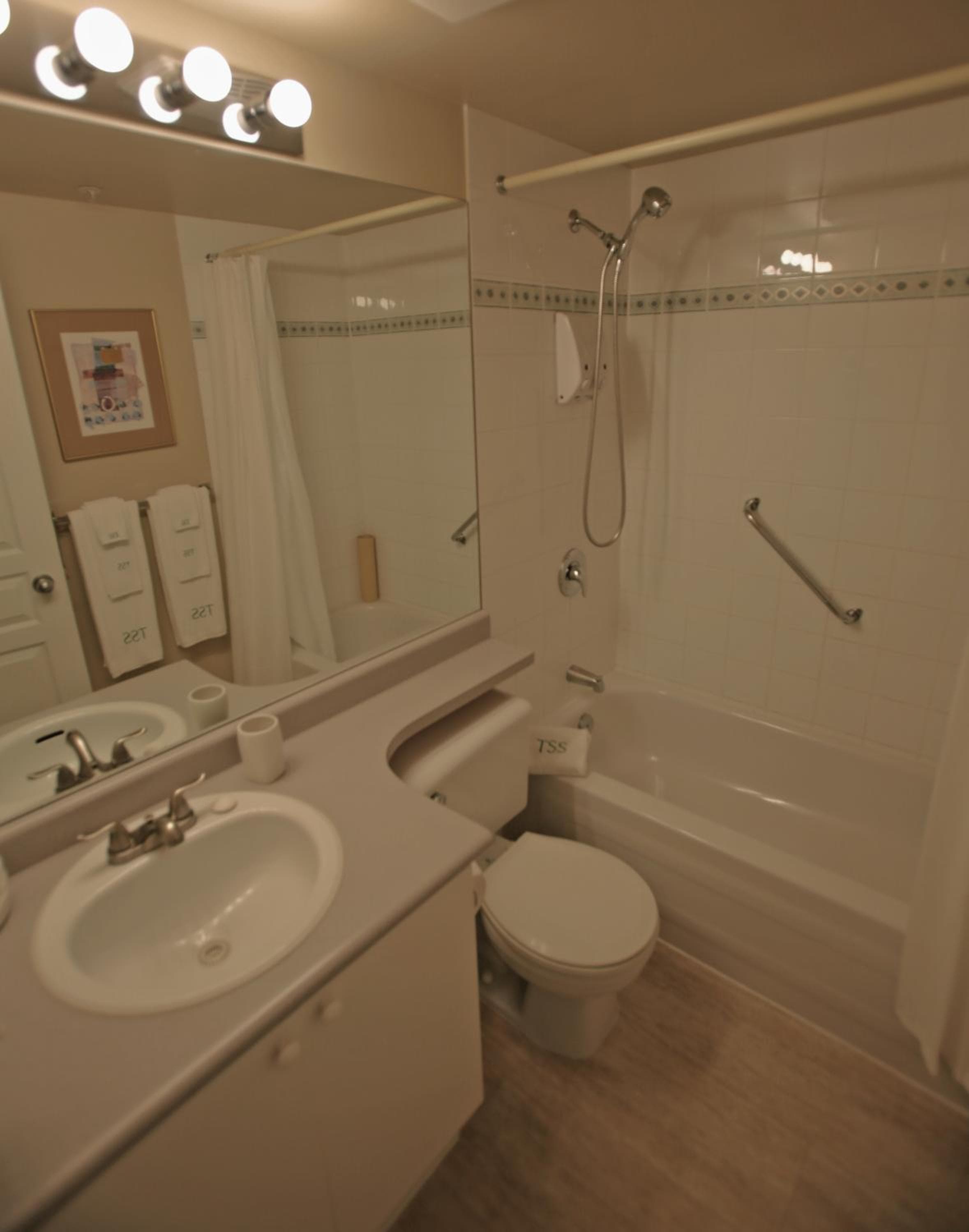 Times Square Suites Hotel, Vancouver, photo 5
