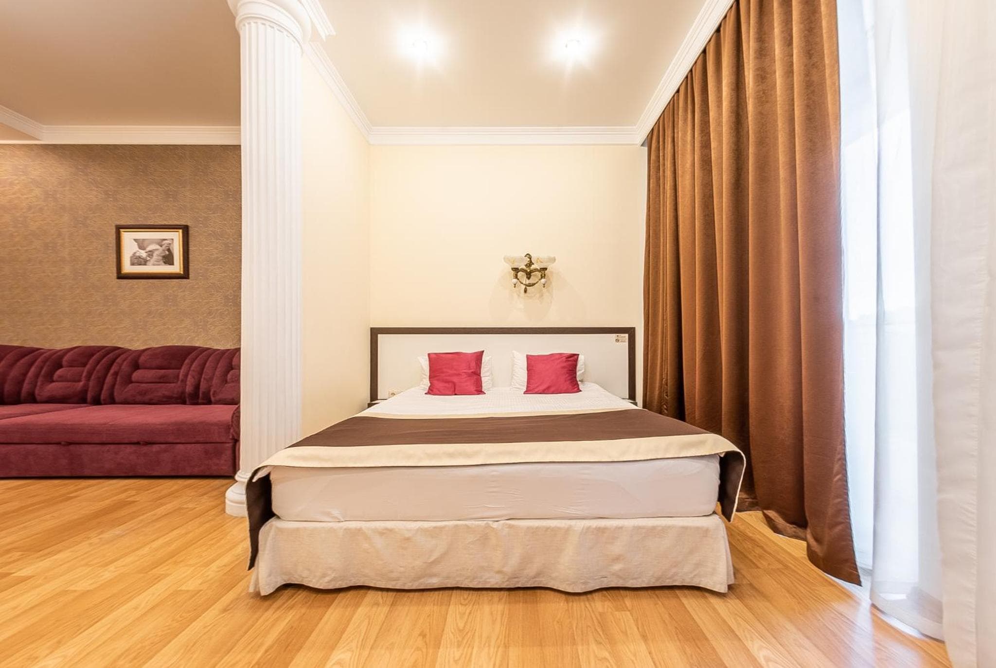 Corona Hotel & Apartments, Odesa, photo 2