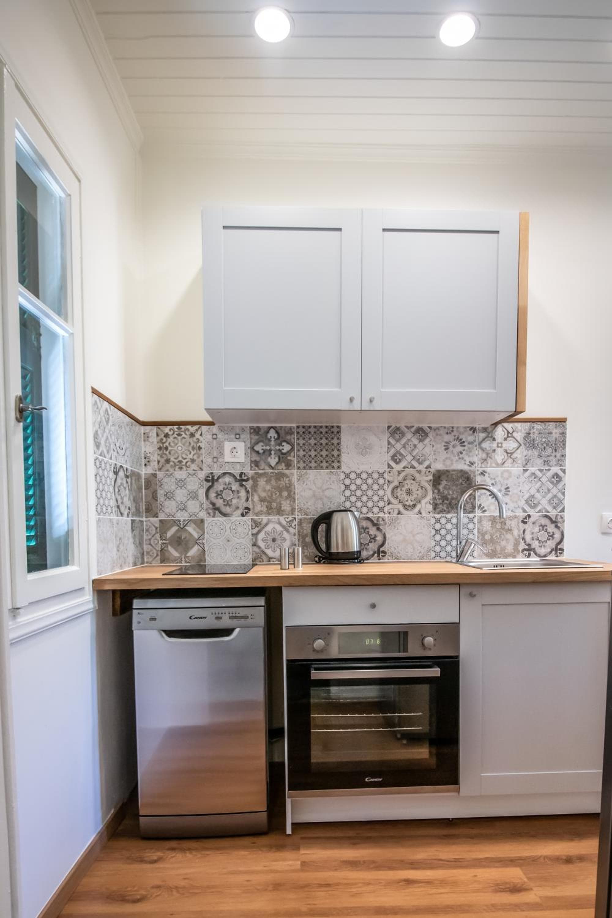 Levkosh Apartments at Lefkada's Heart, Lefkada Town, photo 4