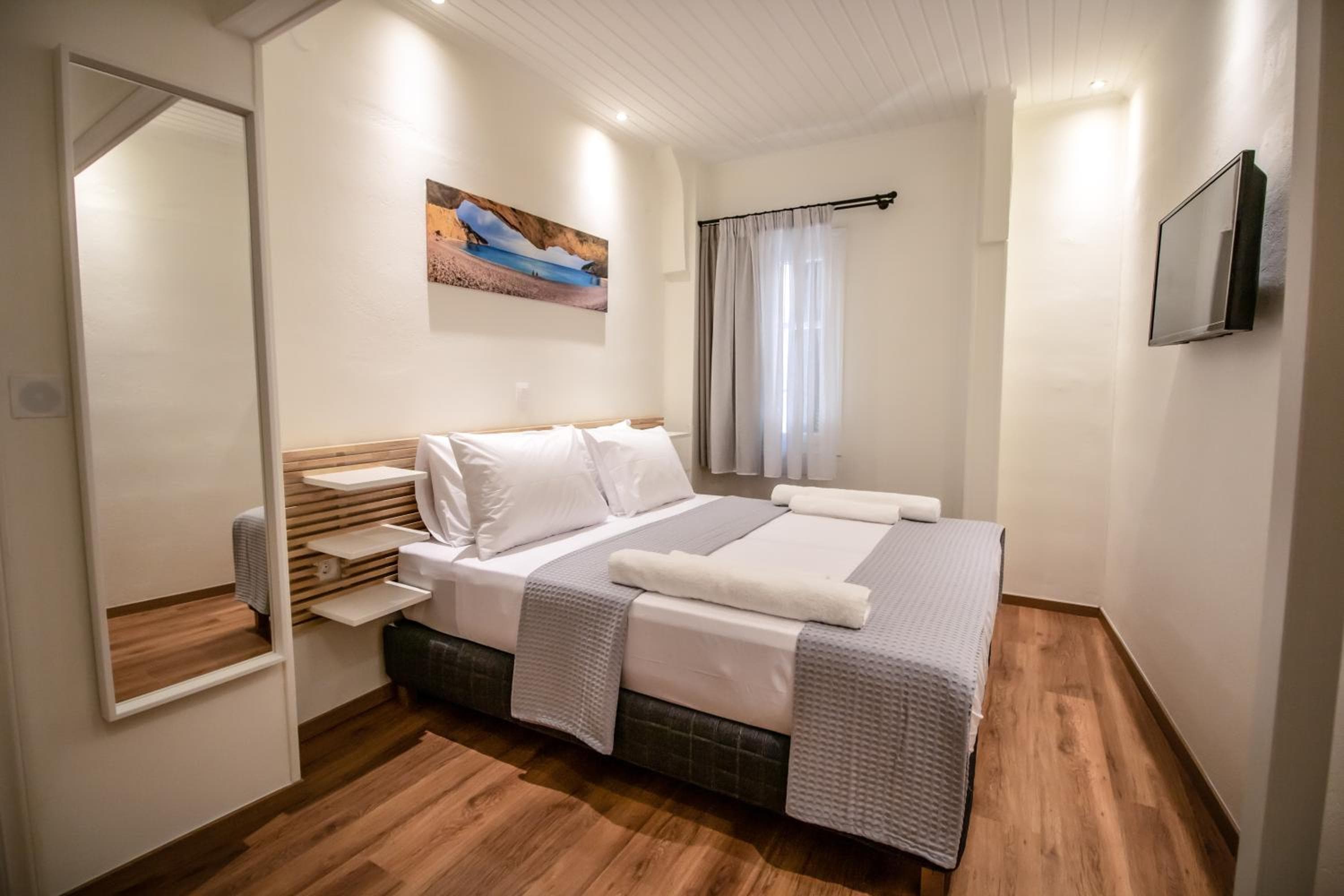 Levkosh Apartments at Lefkada's Heart, Lefkada Town, photo 3