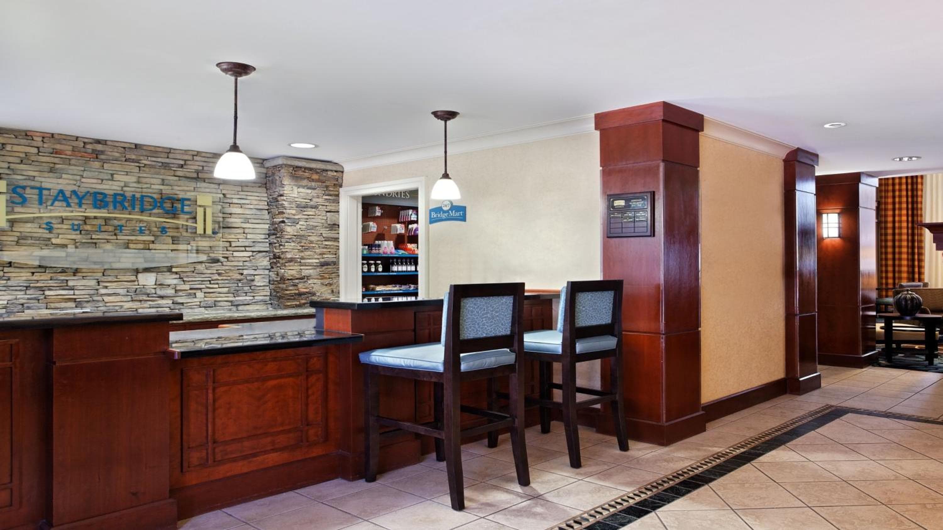 Staybridge Suites Chattanooga Downtown - Convention Center by IHG, Chattanooga, photo 2
