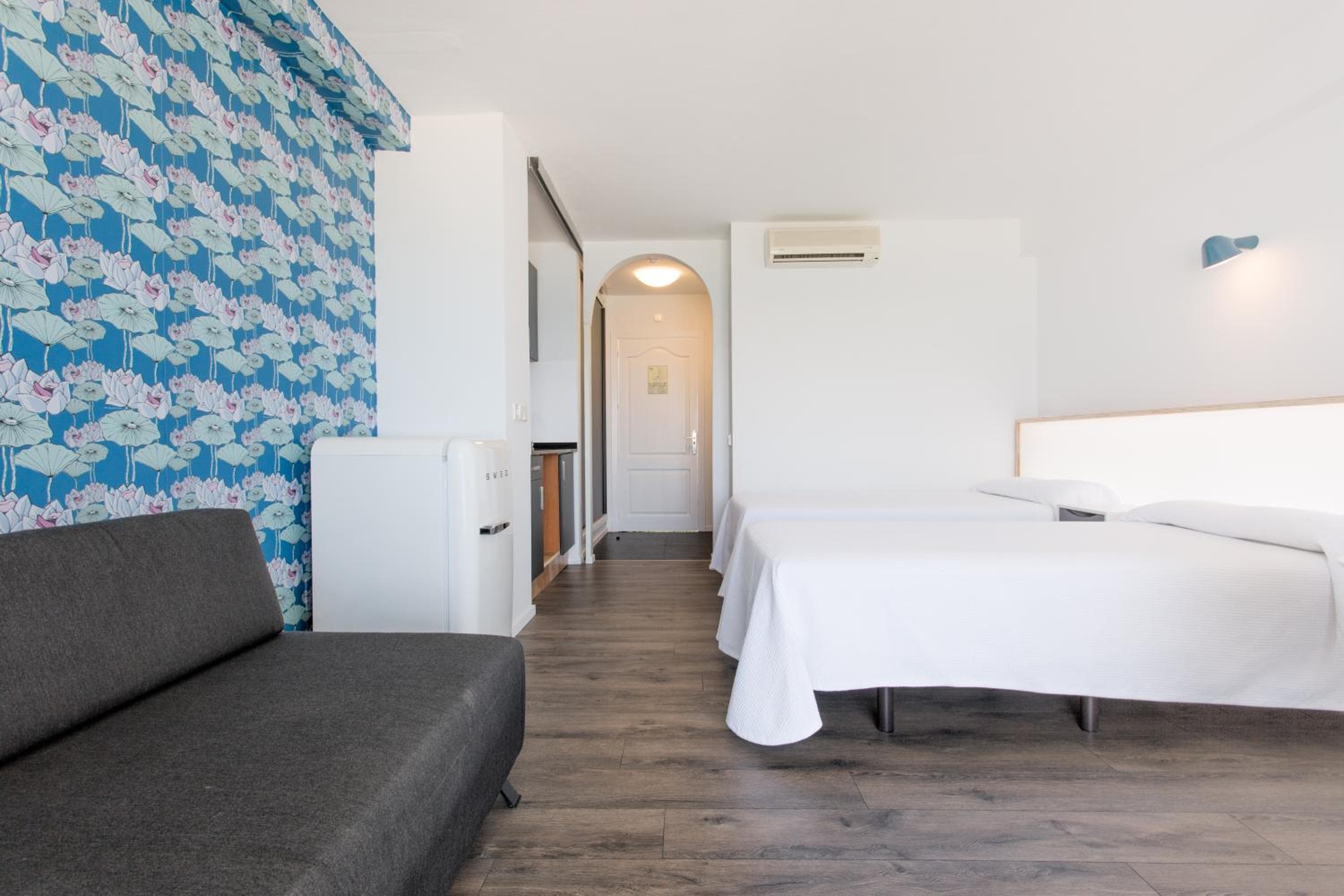 Apartamentos La Kiki, San Antonio Bay, photo 6