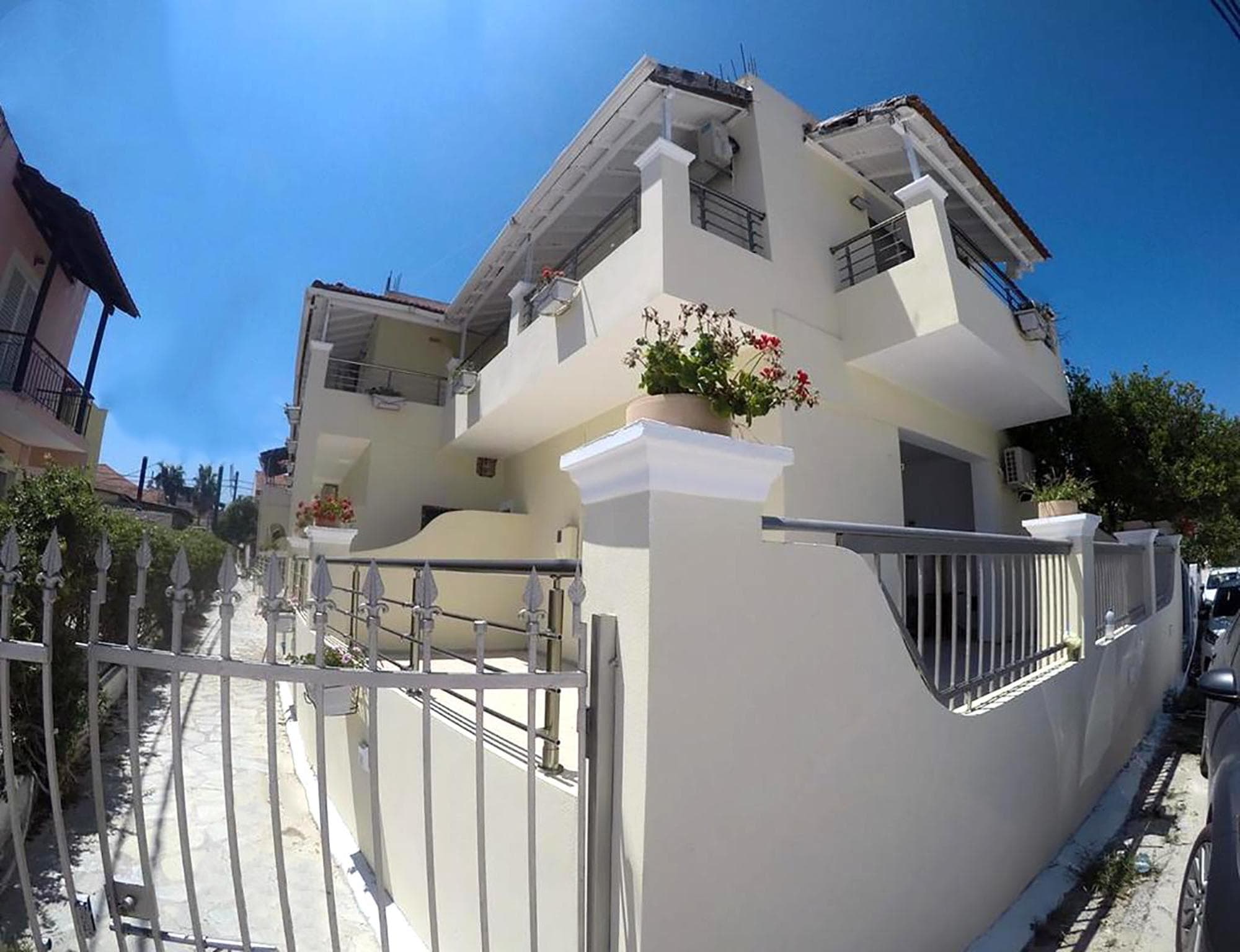 Jessica's Studios & Apartments, Kavos
