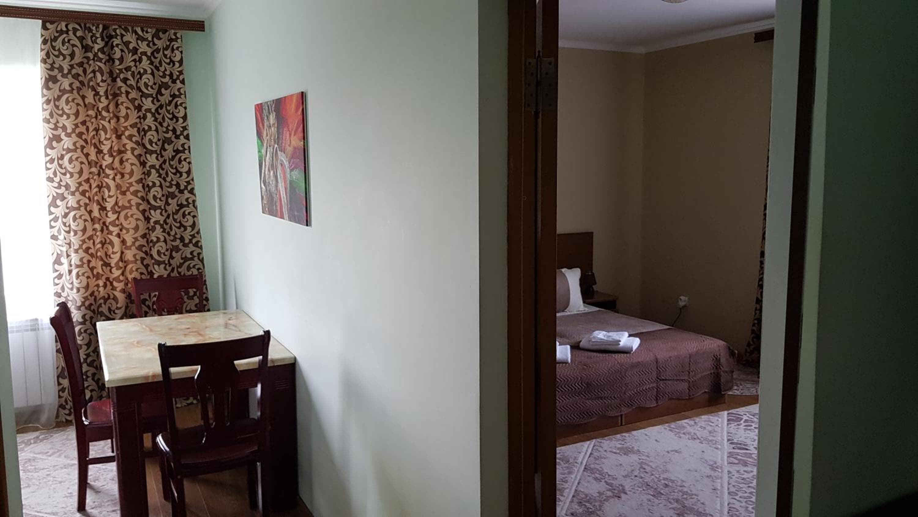 Chernivtsi Apartments, Chernivtsi, photo 6