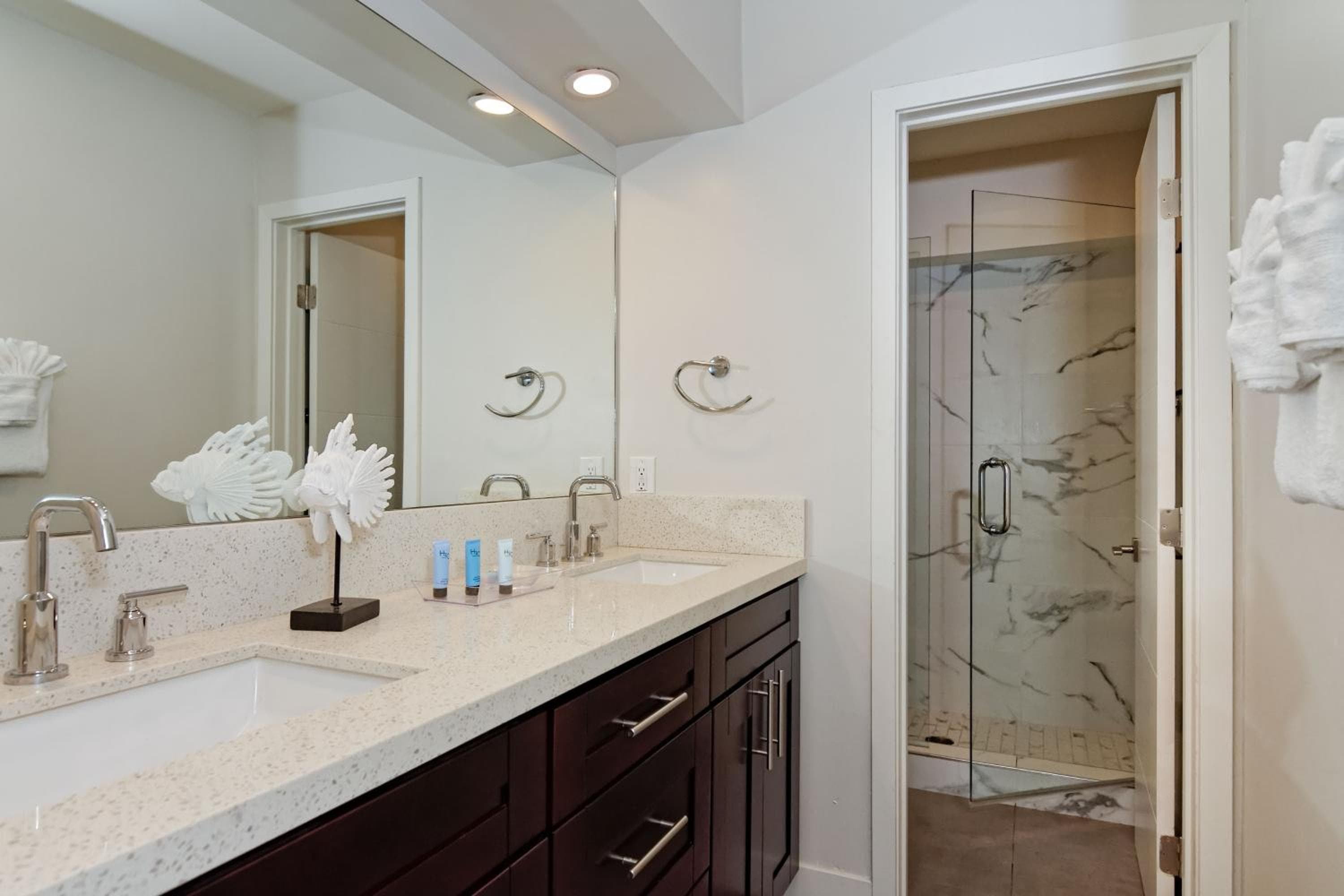 Ocean Villas Beach Front, Carlsbad, photo 2
