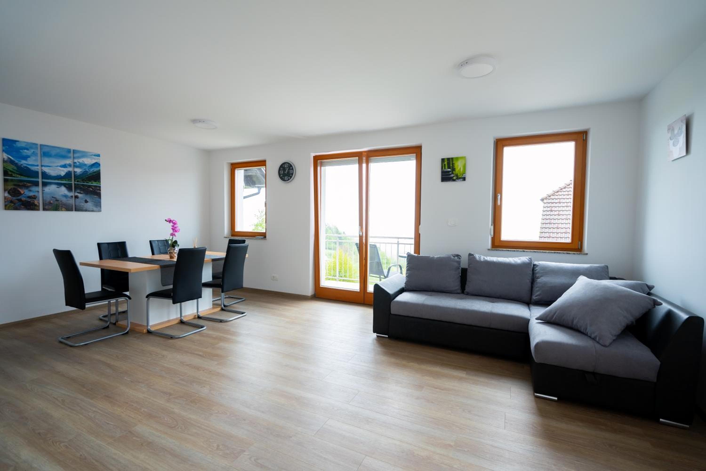PJ Apartments & Wellness - Hot Tub & Sauna - Free Parking, Cerklje na Gorenjskem, photo 3