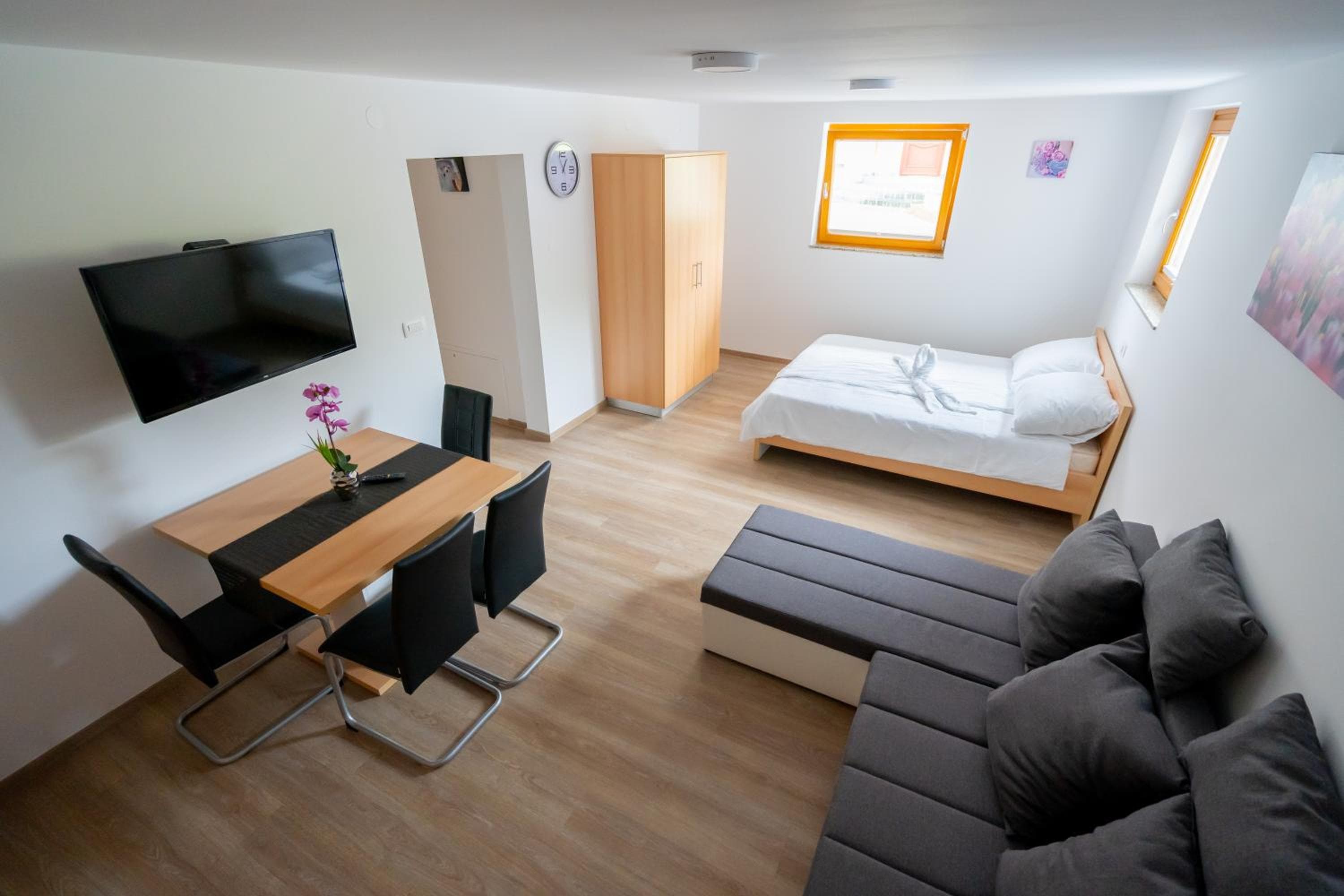 PJ Apartments & Wellness - Hot Tub & Sauna - Free Parking, Cerklje na Gorenjskem