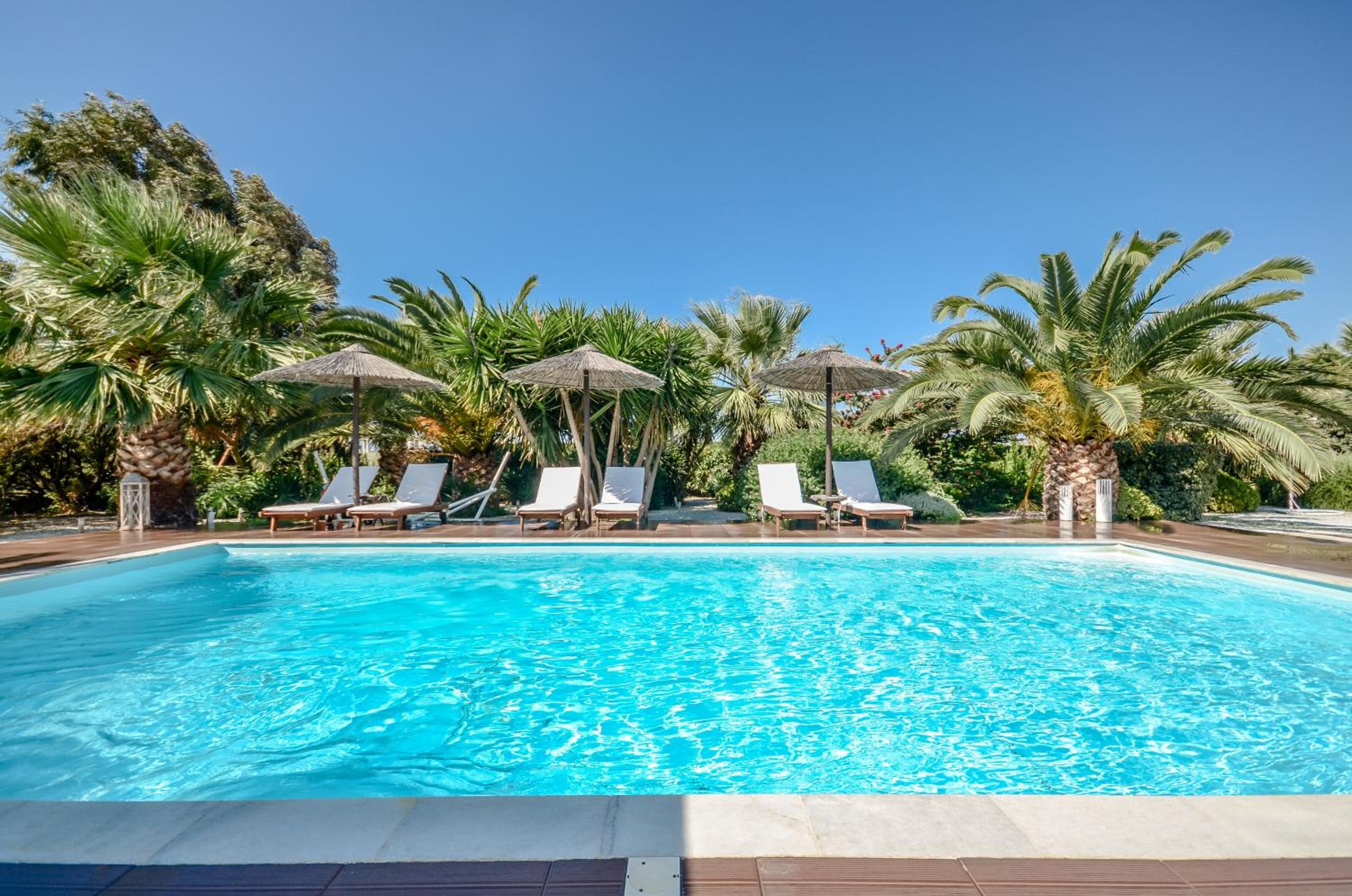 Valena Mare Suites & Apartments, Plaka
