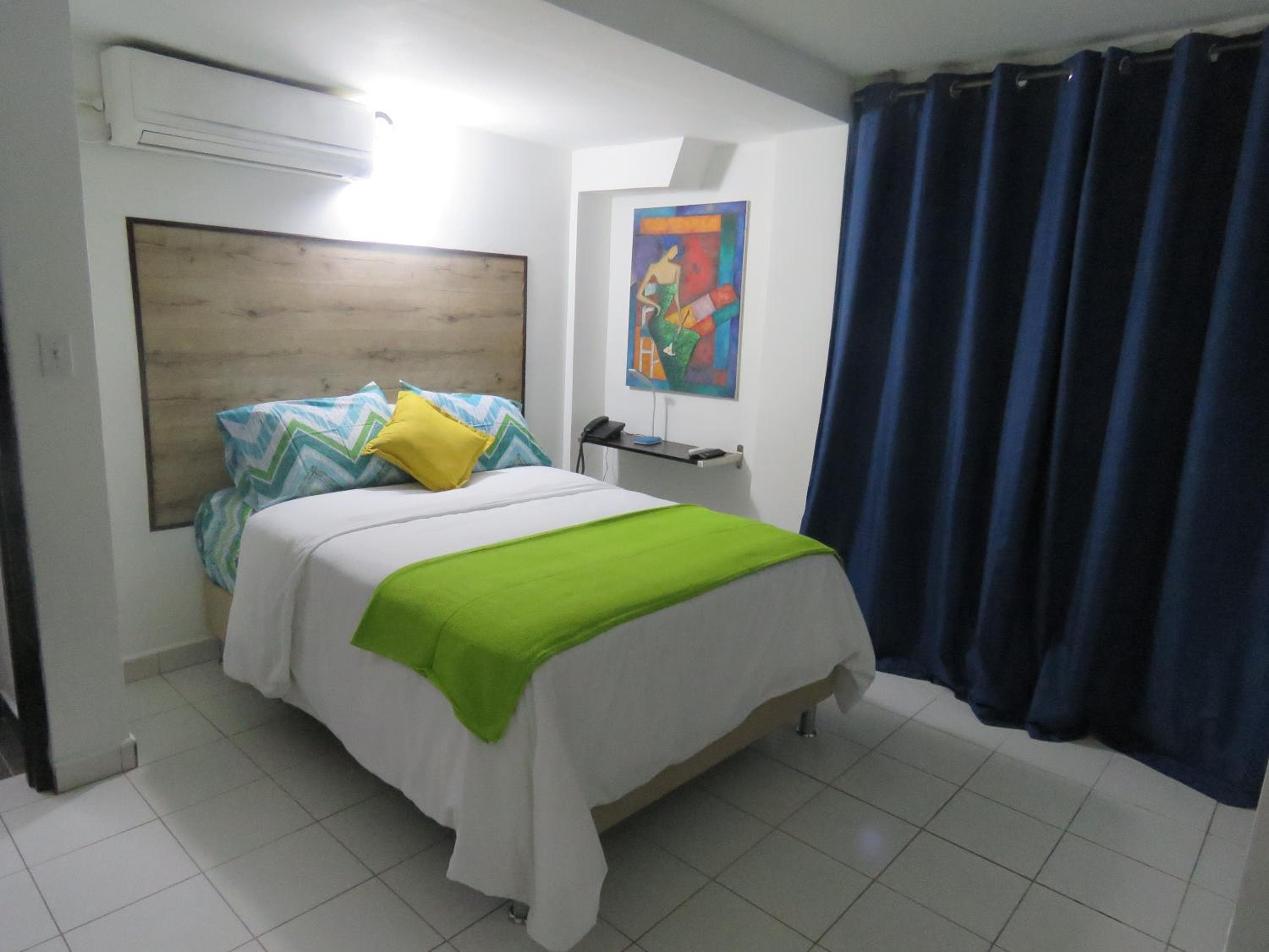 SERENADE Lodging Rooms, Panama City