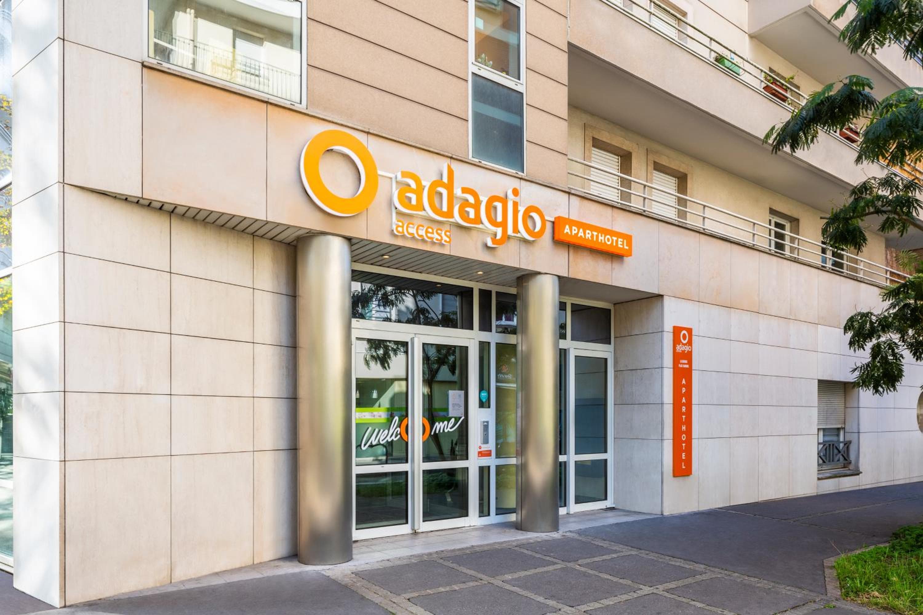 Aparthotel Adagio Access La Défense - Place Charras, Courbevoie