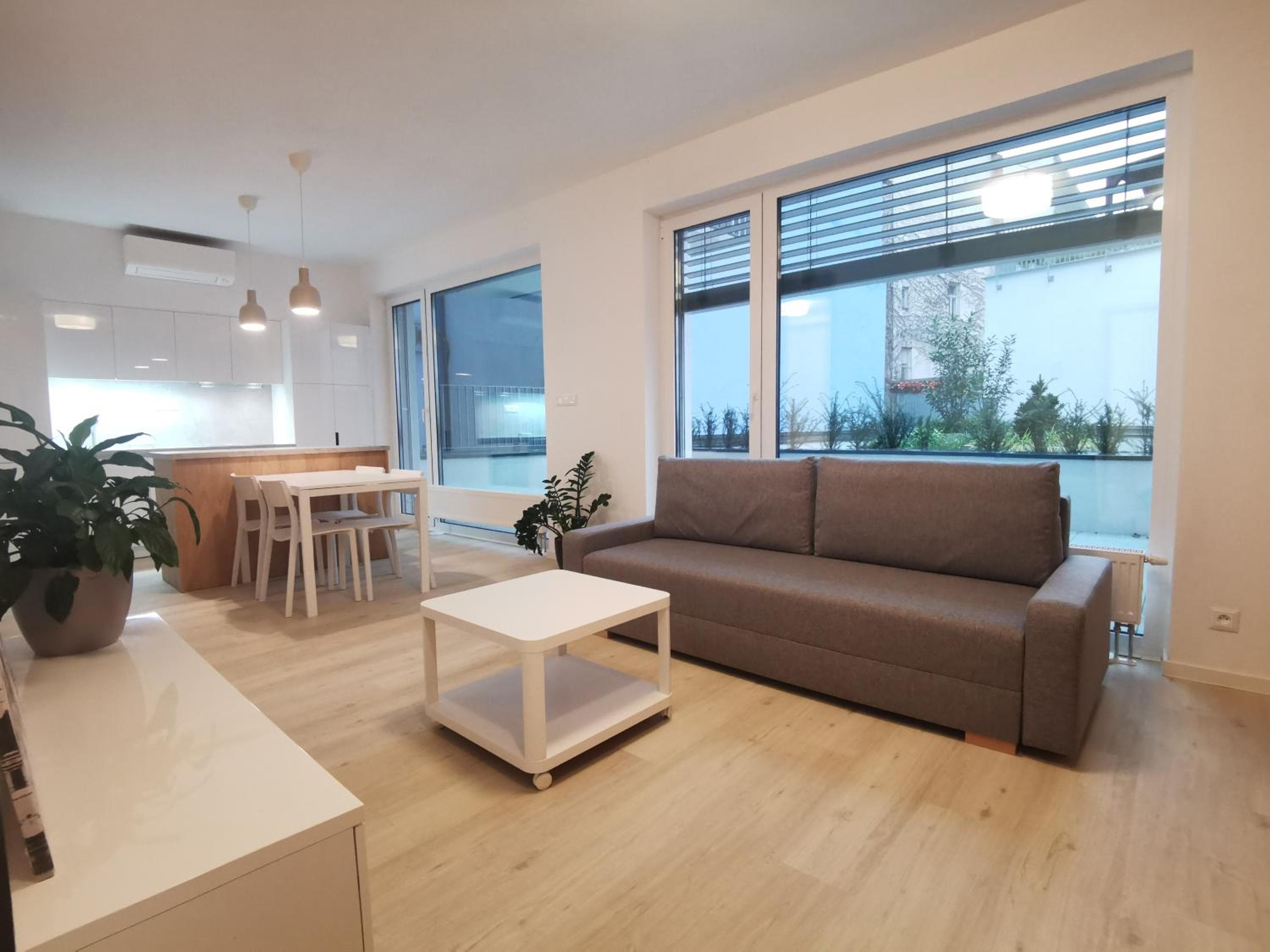 City Castle Apartments Free Parking, Bratislava, photo 3