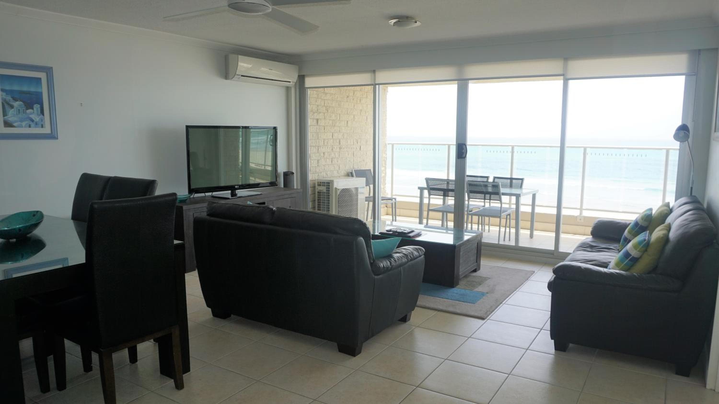 Pacific Surf Absolute Beachfront Apartments, Gold Coast, photo 2