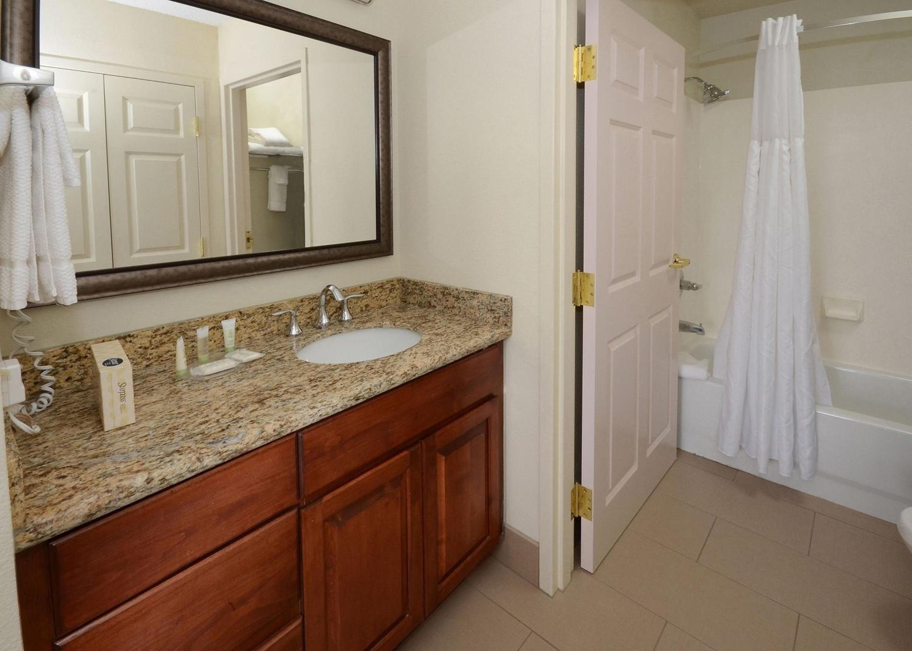 Staybridge Suites Raleigh-Durham Airport-Morrisville by IHG, Morrisville, photo 2