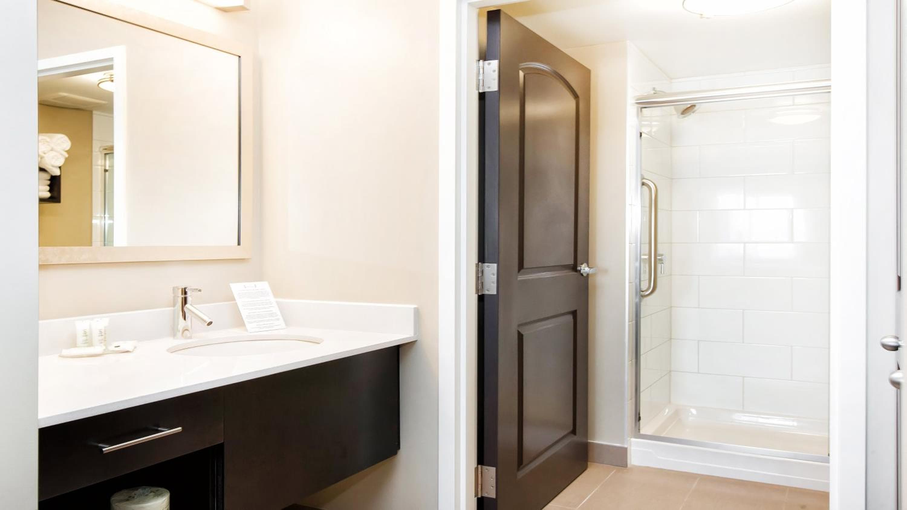 Staybridge Suites West Edmonton by IHG, Edmonton, photo 2