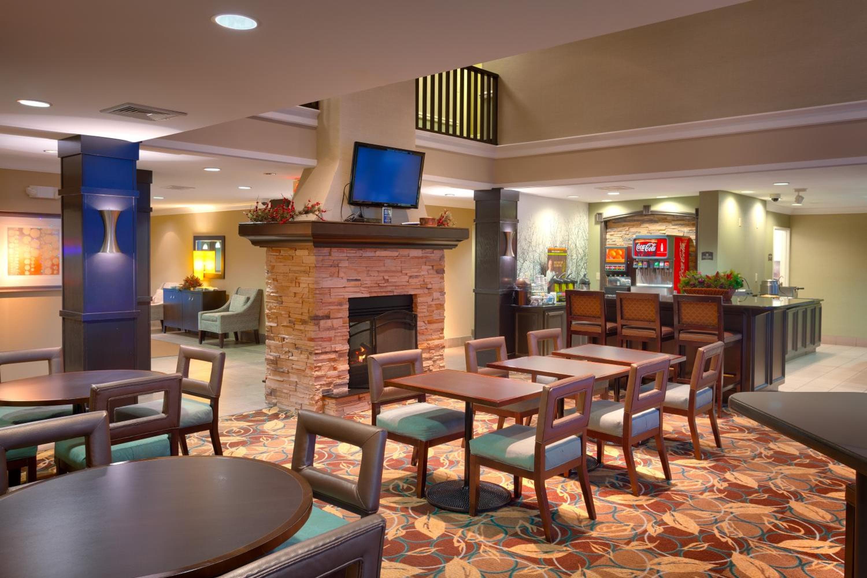 Staybridge Suites Peoria Downtown by IHG, Peoria, photo 2