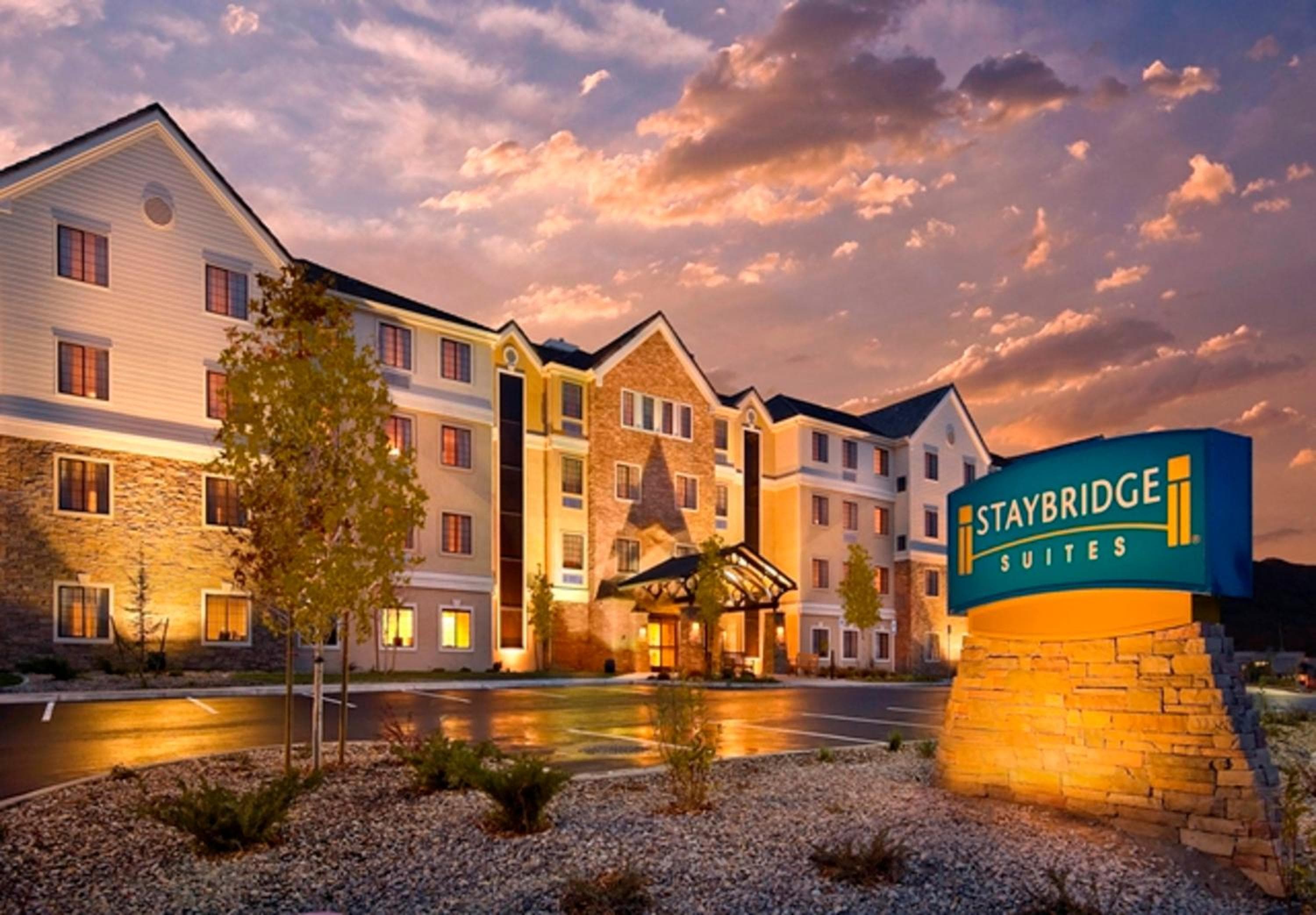Staybridge Suites Rochester by IHG, Rochester